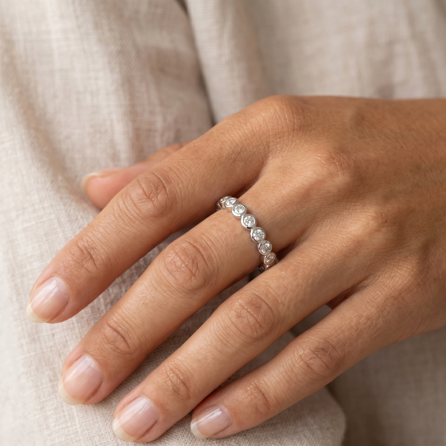 Pierścionek Eternity Bezel CZ Srebrny