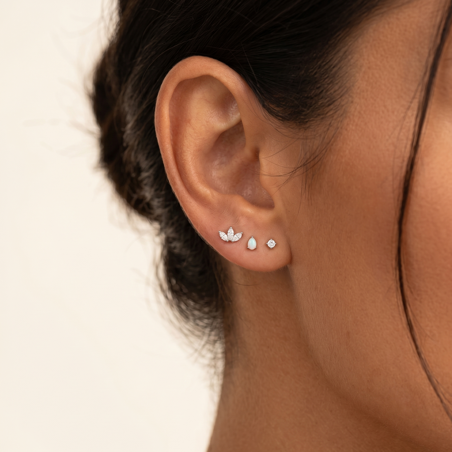 14K Massivt Gull Mini Diamant Gjenger Labret Ørepynt