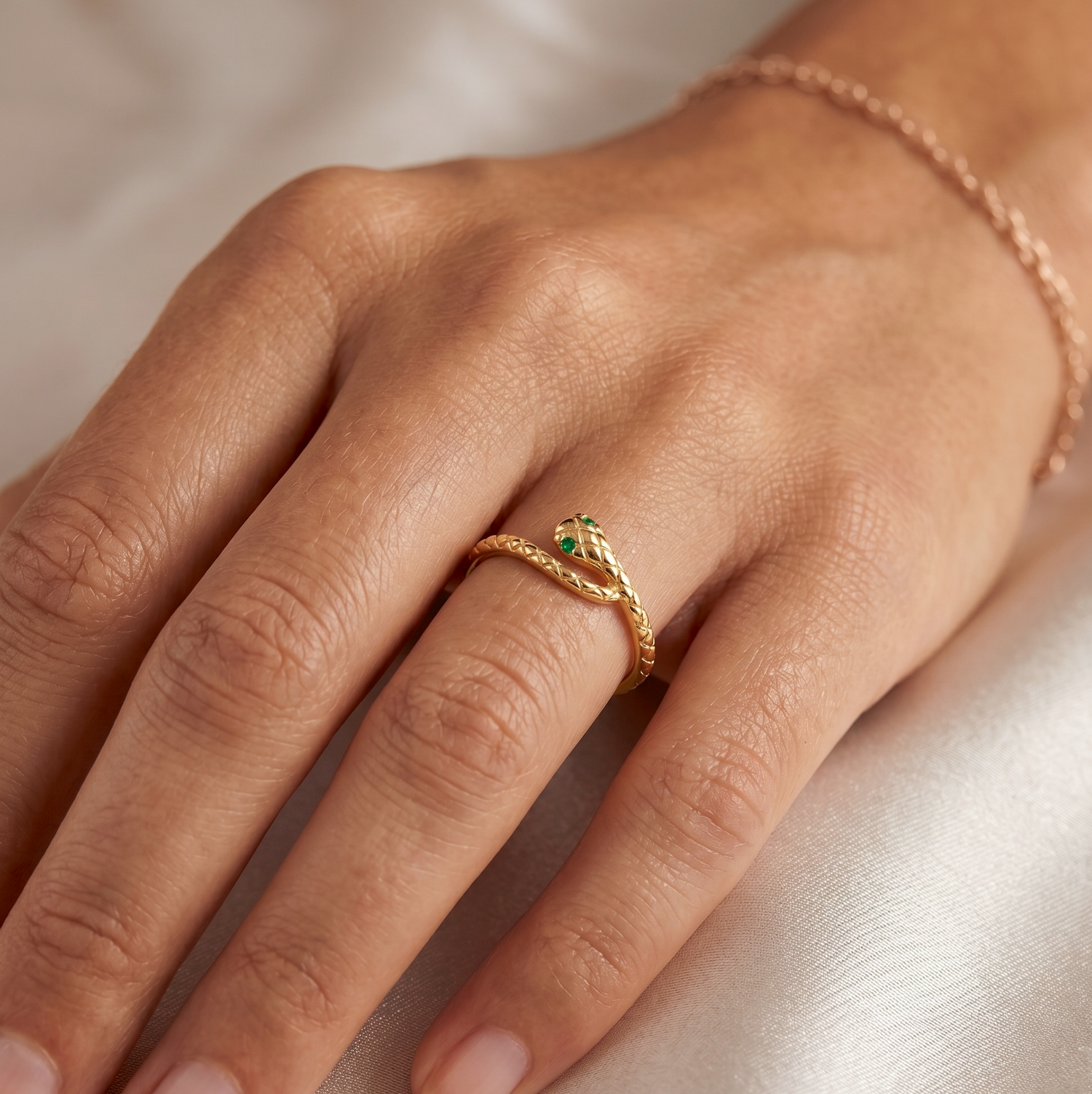 Cincin Ular Bertekstur Emas