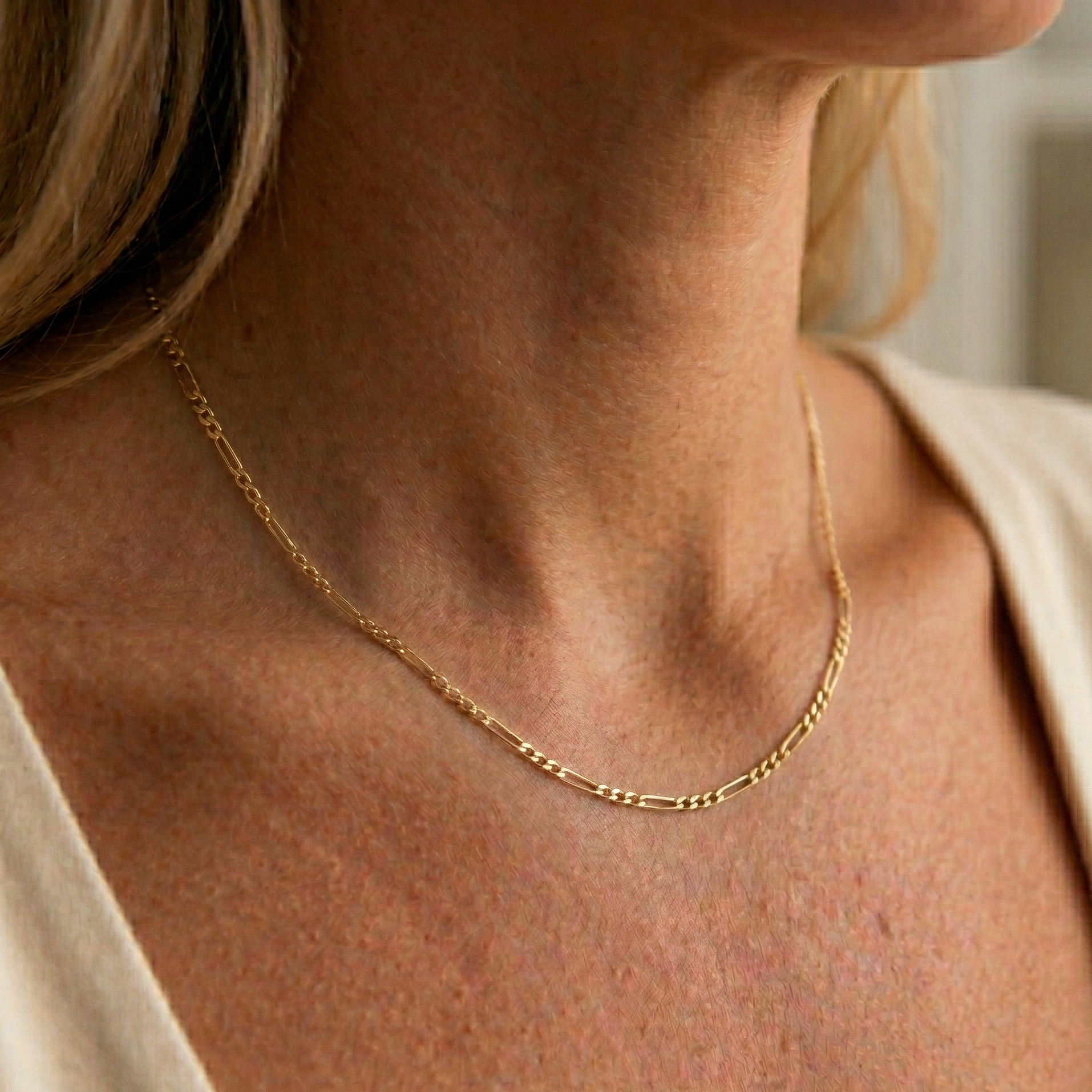 Smukły złoty choker z łańcuszkiem