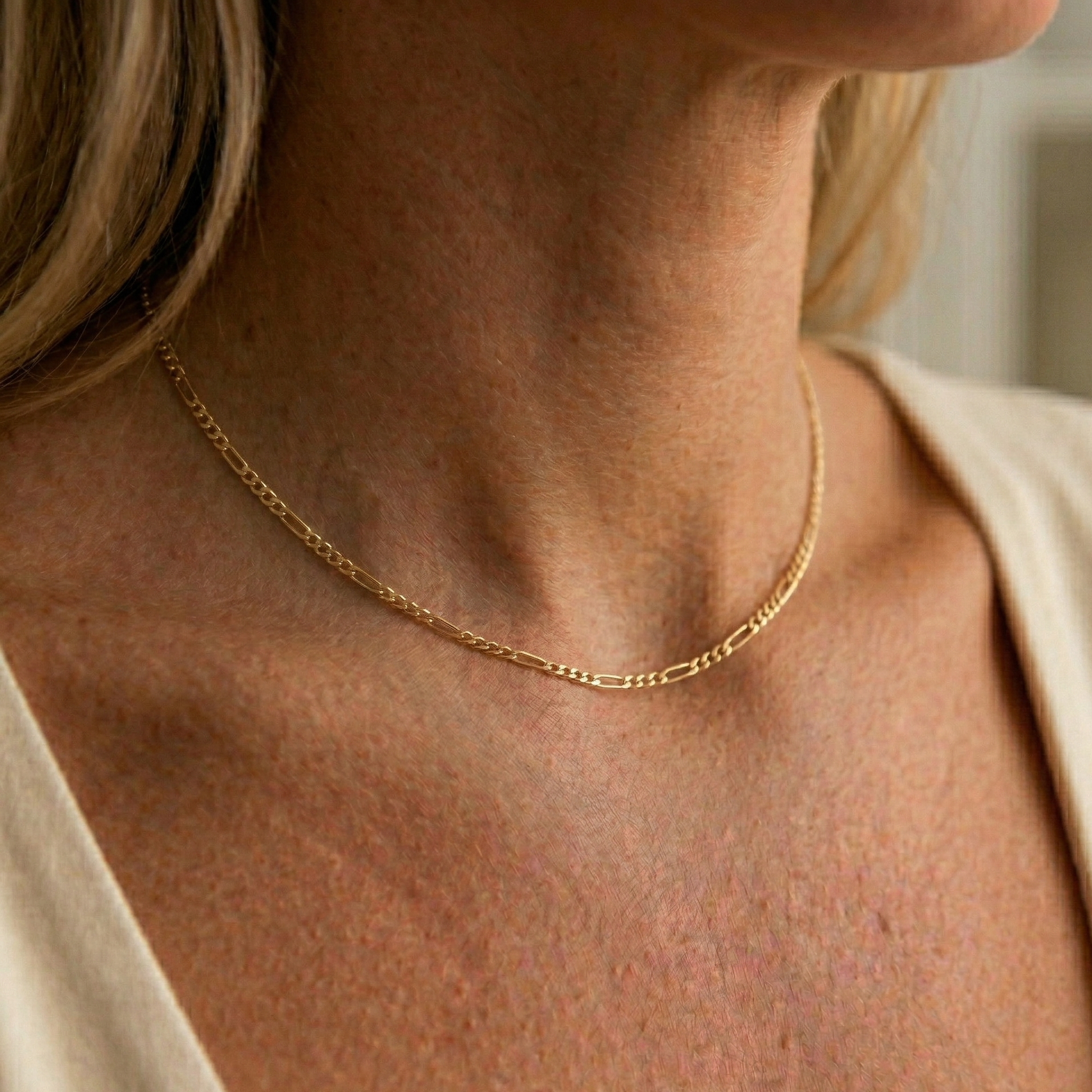 Smukły złoty choker z łańcuszkiem