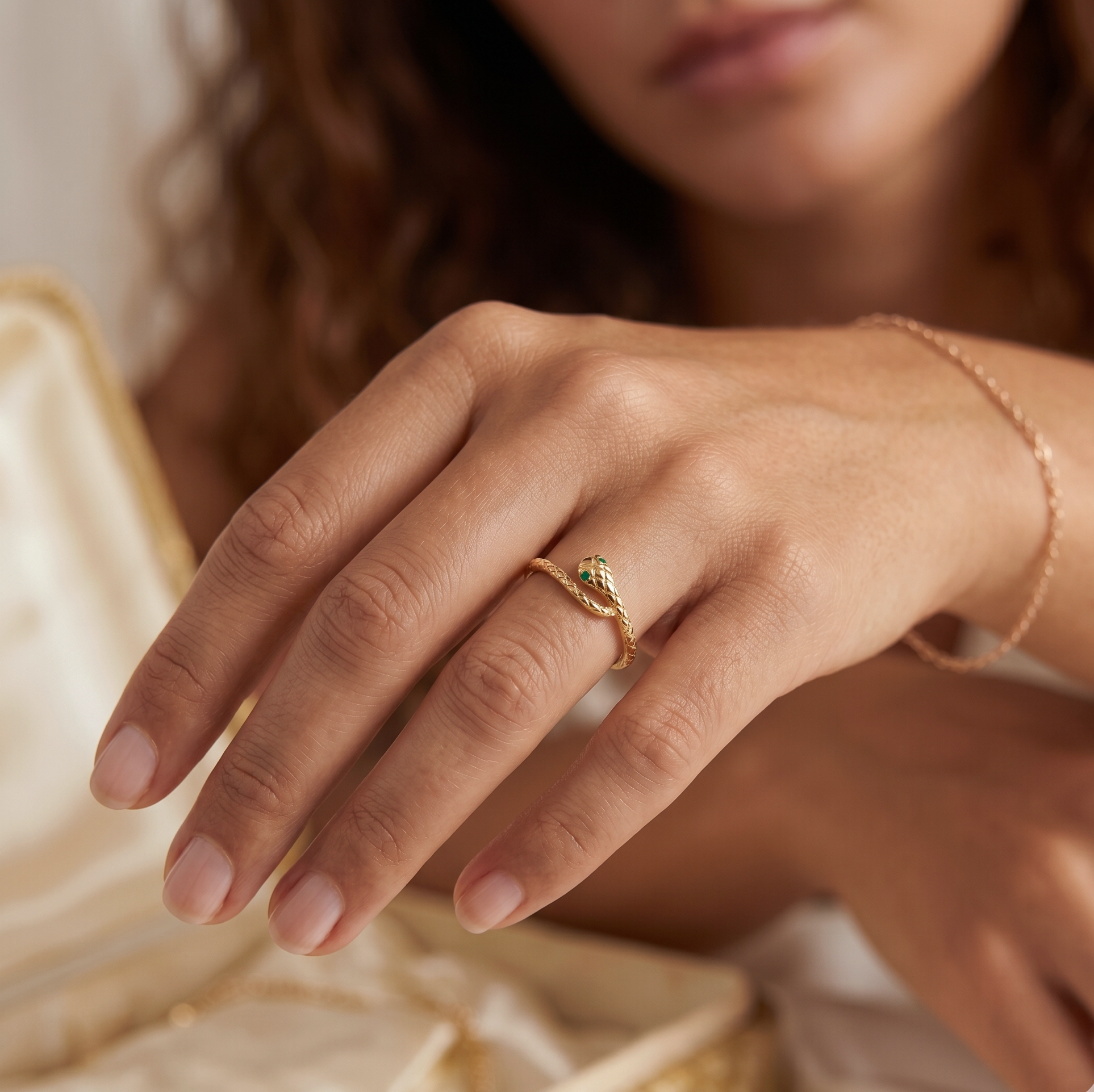 Cincin Ular Bertekstur Emas