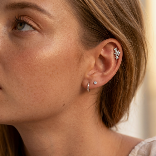 Anting Labret Berulir Bunga Pernyataan Emas Padat 14K