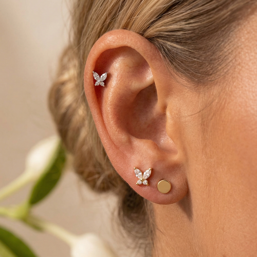 Pendiente plano de mariposa brillante