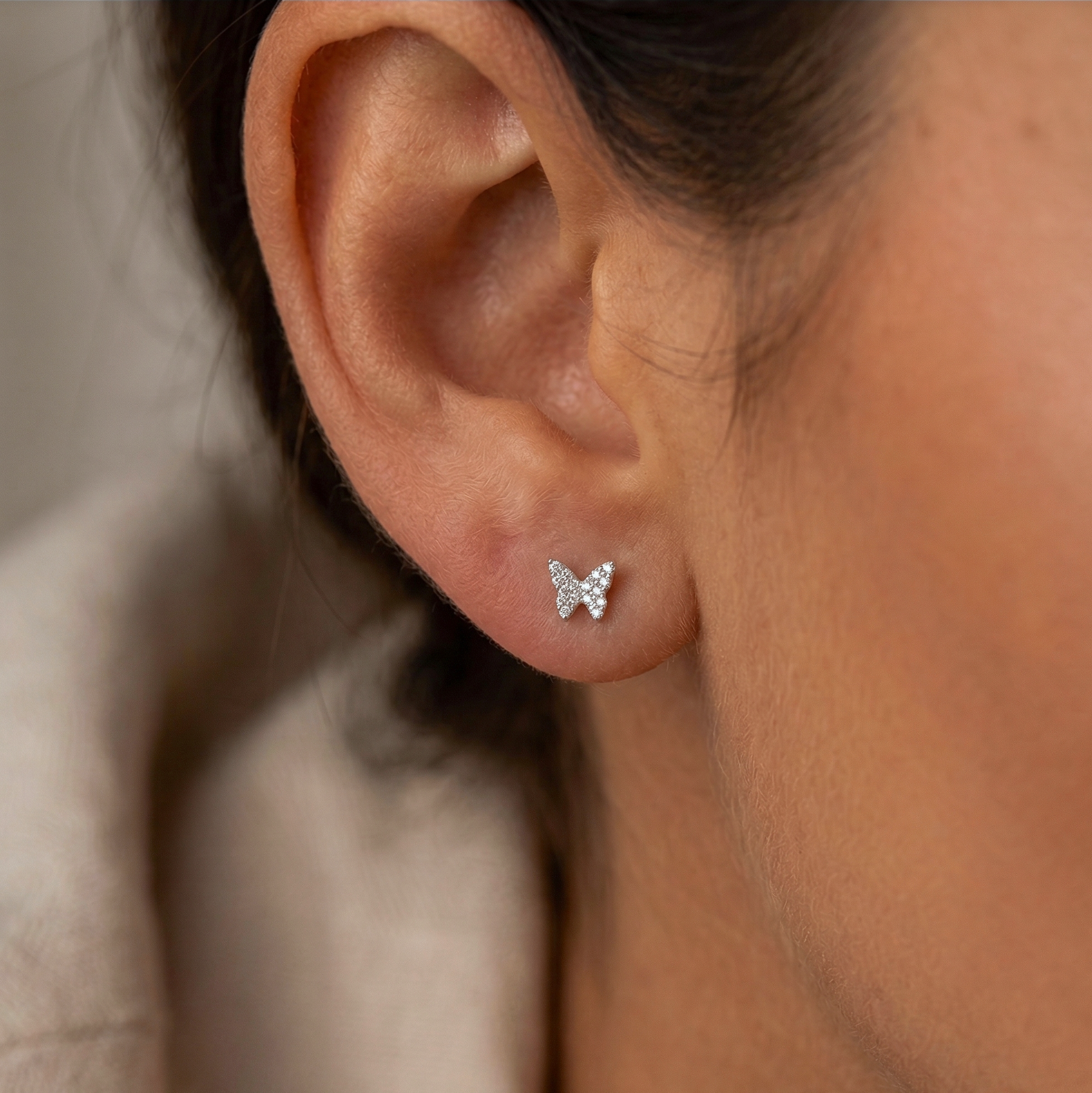 ต่างหูแบนผีเสื้อประดับเพชรมินิพาเว่ทองแท้ 14K