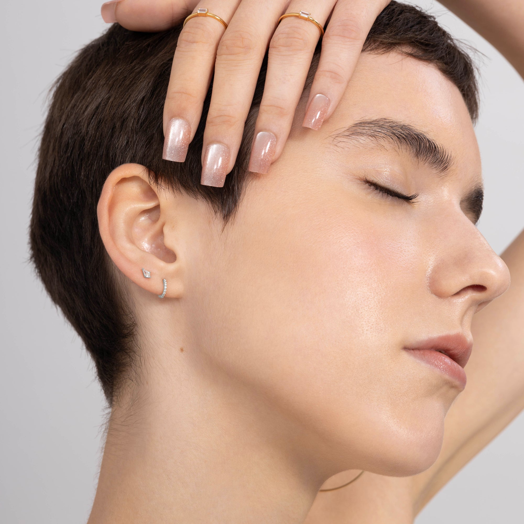 Color:White Gold
Option:Single
Option:Pair