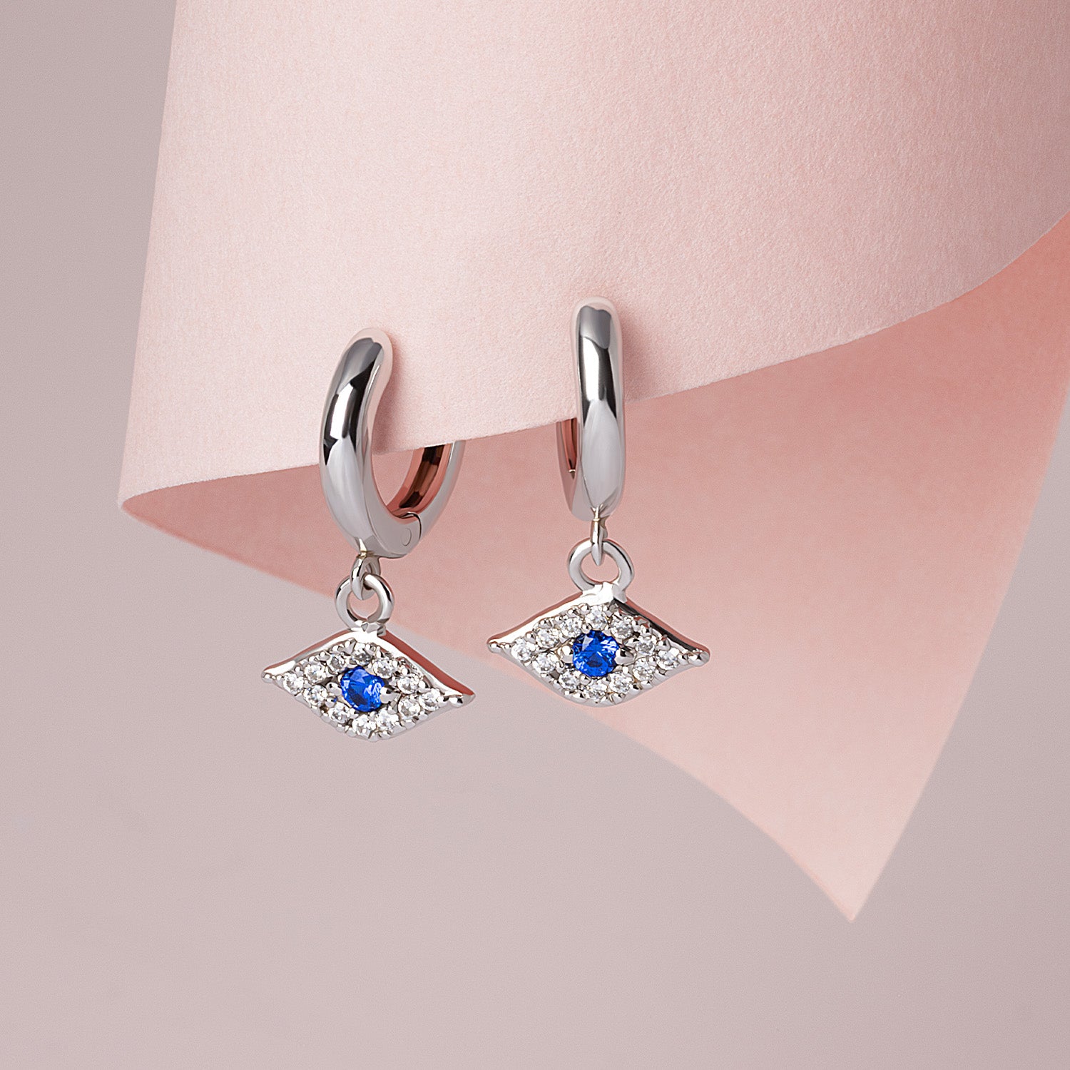 Anting Hoop Mata Jahat Berkilau