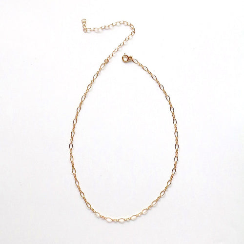 Sleek Chain Gold Choker