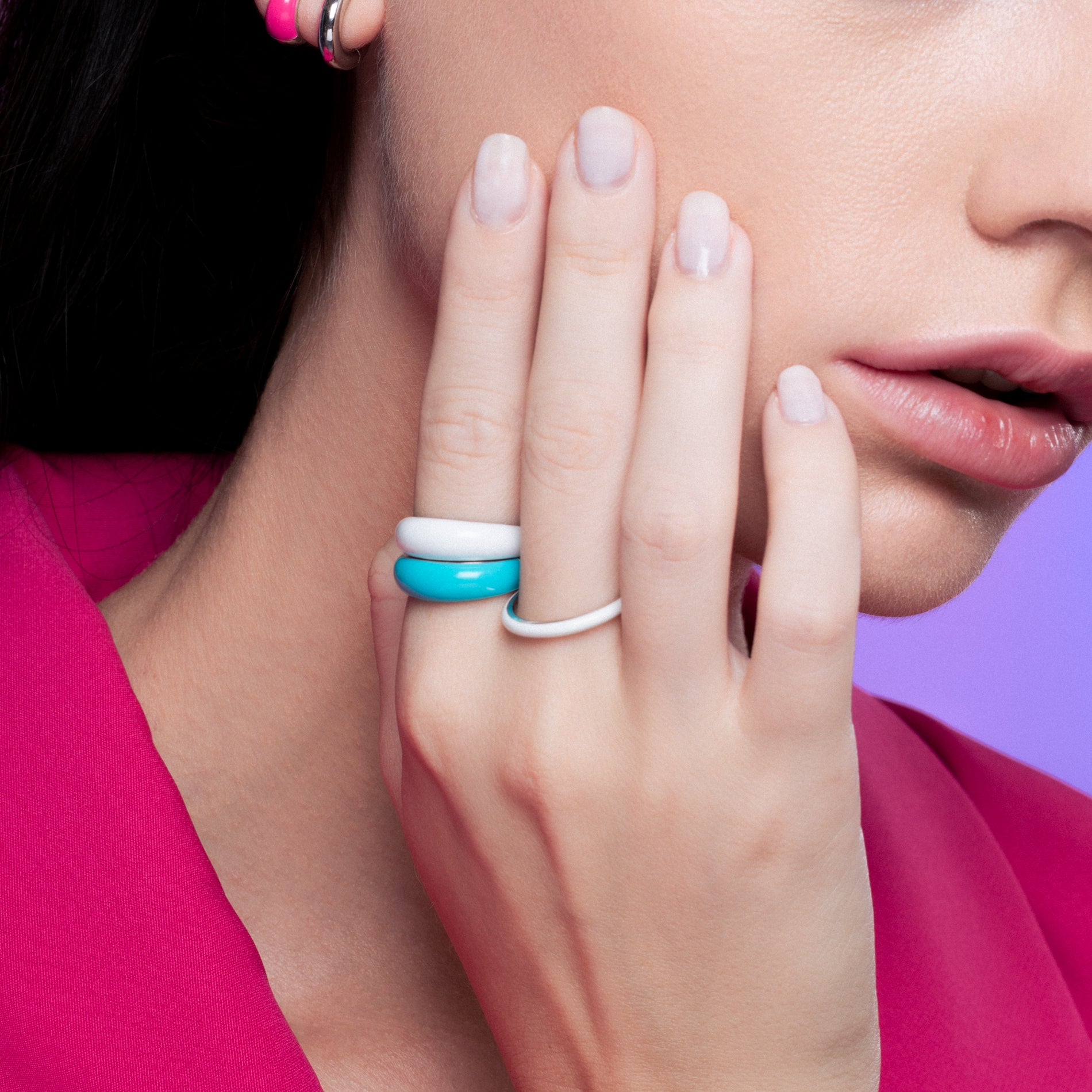 Anello a cupola smaltato bianco perla