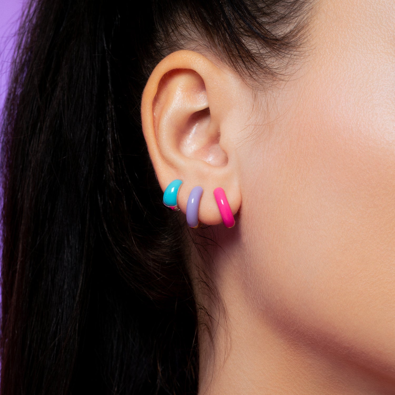 ต่างหูฮักกี้เคลือบโดมสีฟ้าสกายบลูเข้ม