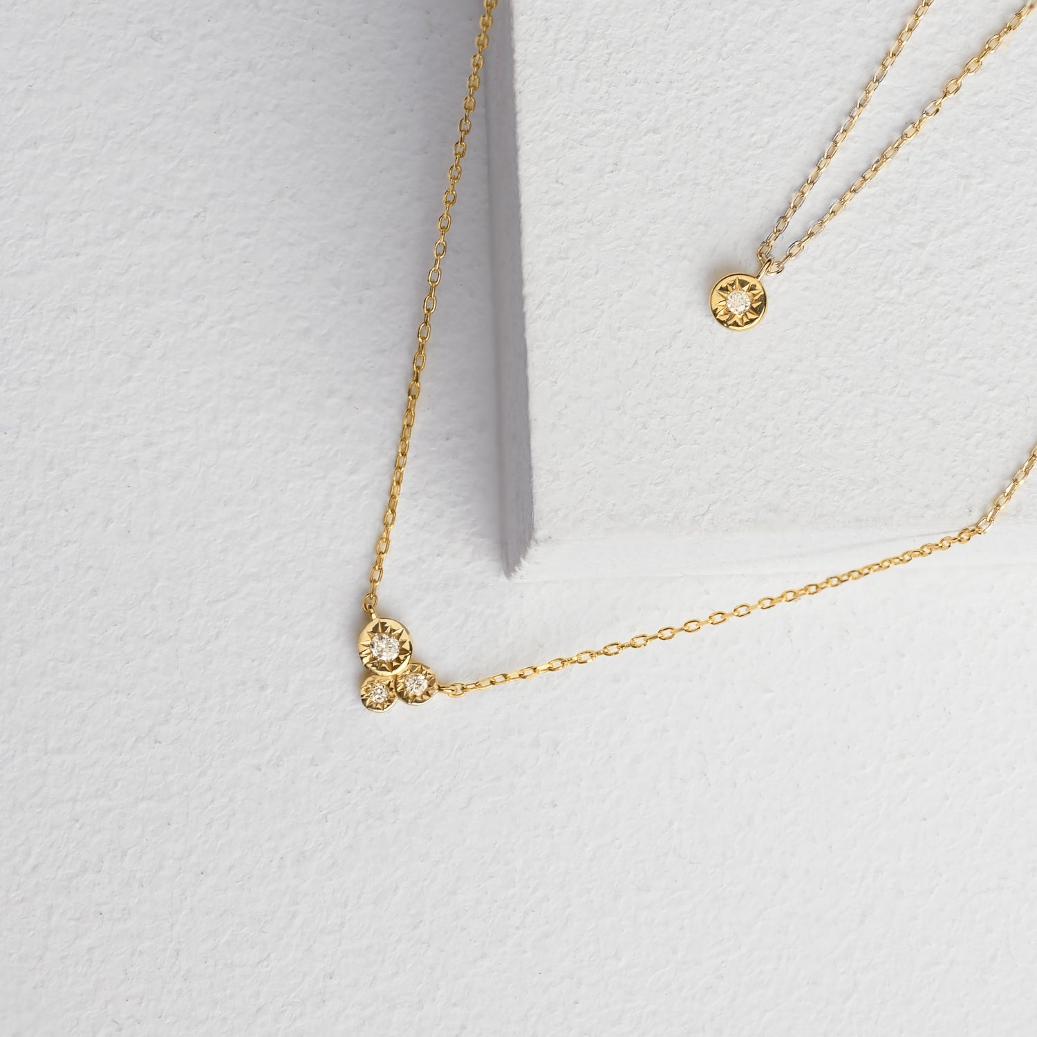 14K Massivt Guld Trio Solitaire Diamant Halsband