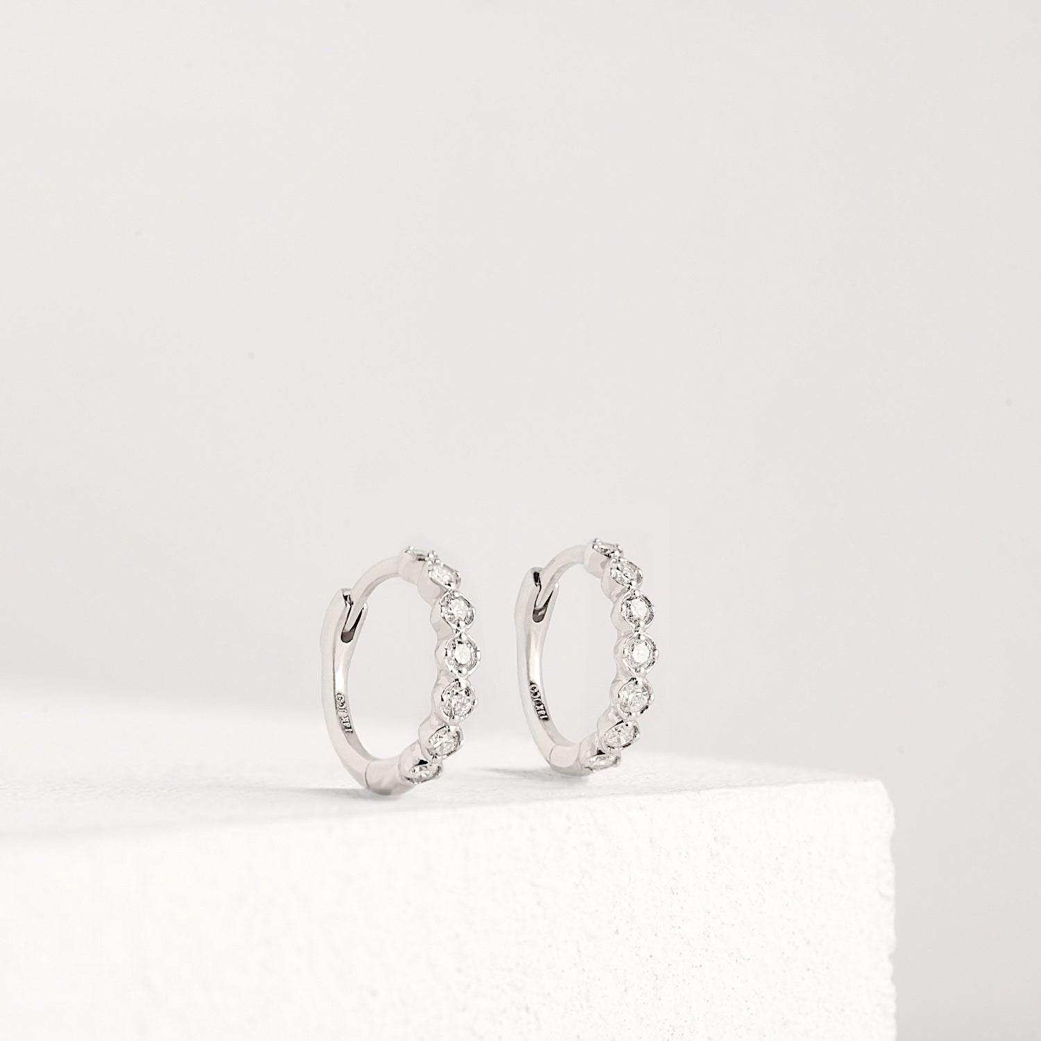 Color:White Gold|Option:Single Color:White Gold|Option:Pair