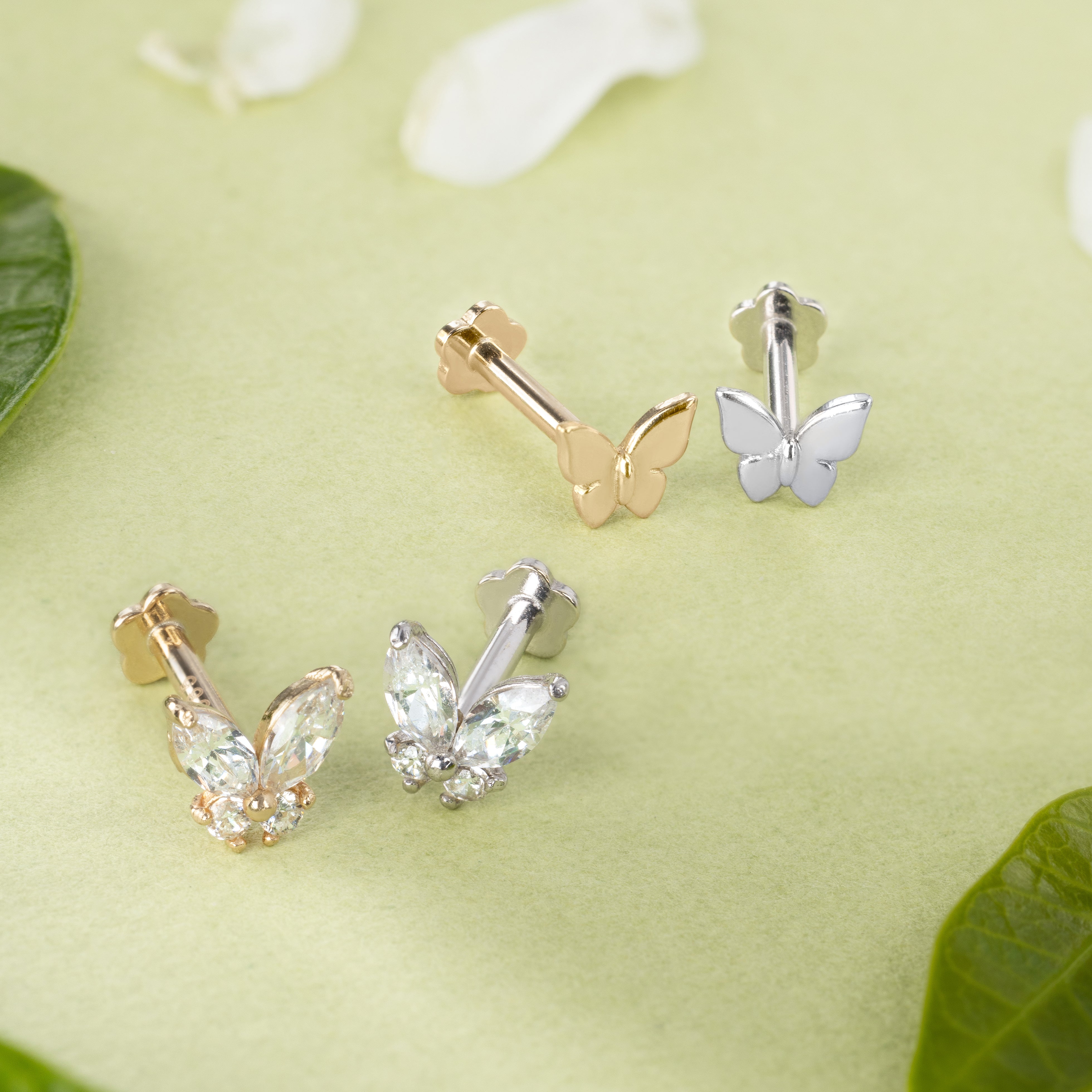 14K ソリッドゴールド シングル ミニ スパークル バタフライ ピアス 14K ソリッドゴールド シングル ミニ スパークル バタフライ フラット