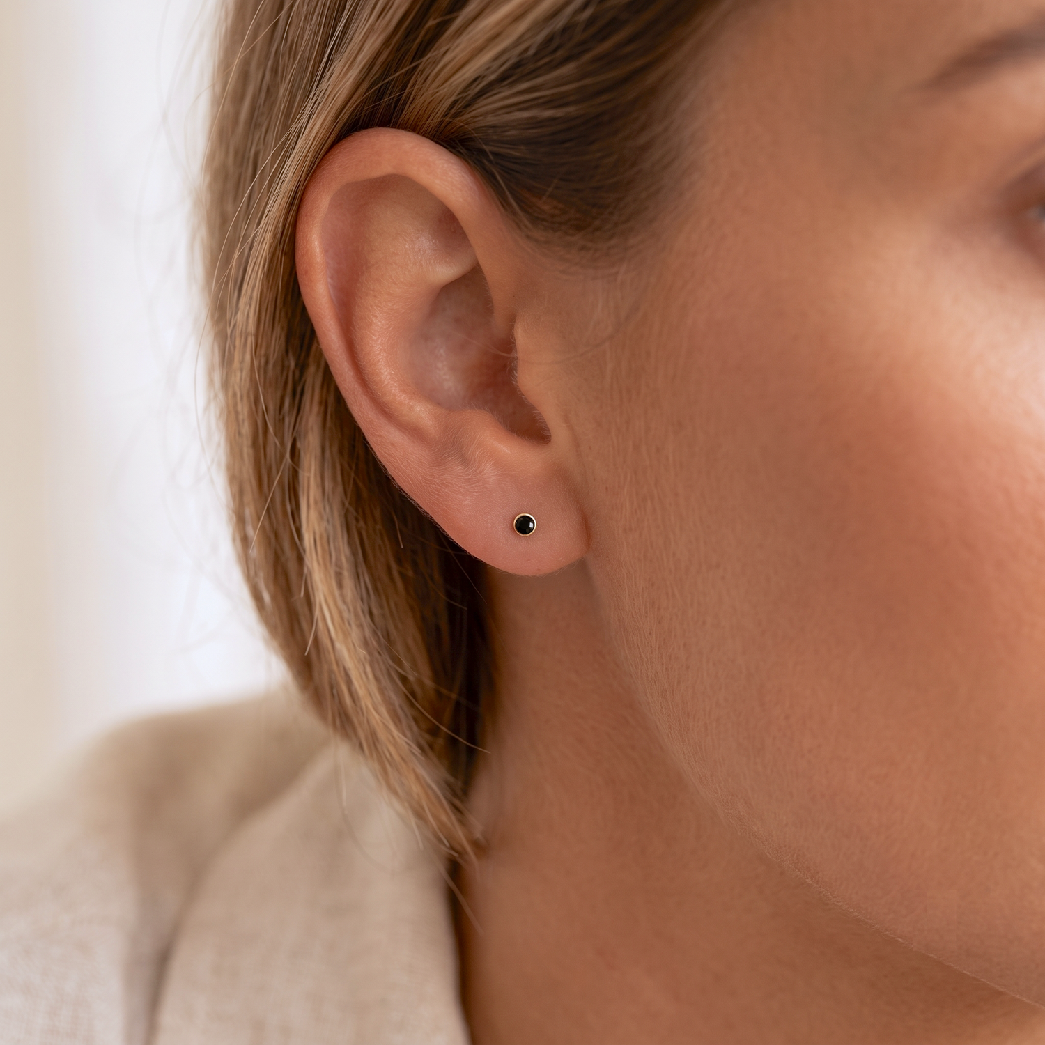 Mini boucles d'oreilles de lunette noire