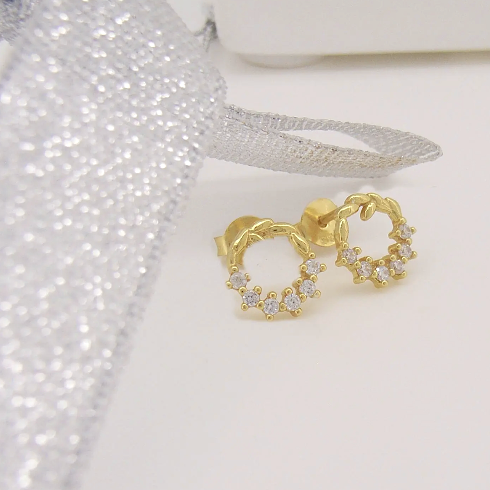 Orecchini a bottone con ghirlanda scintillante