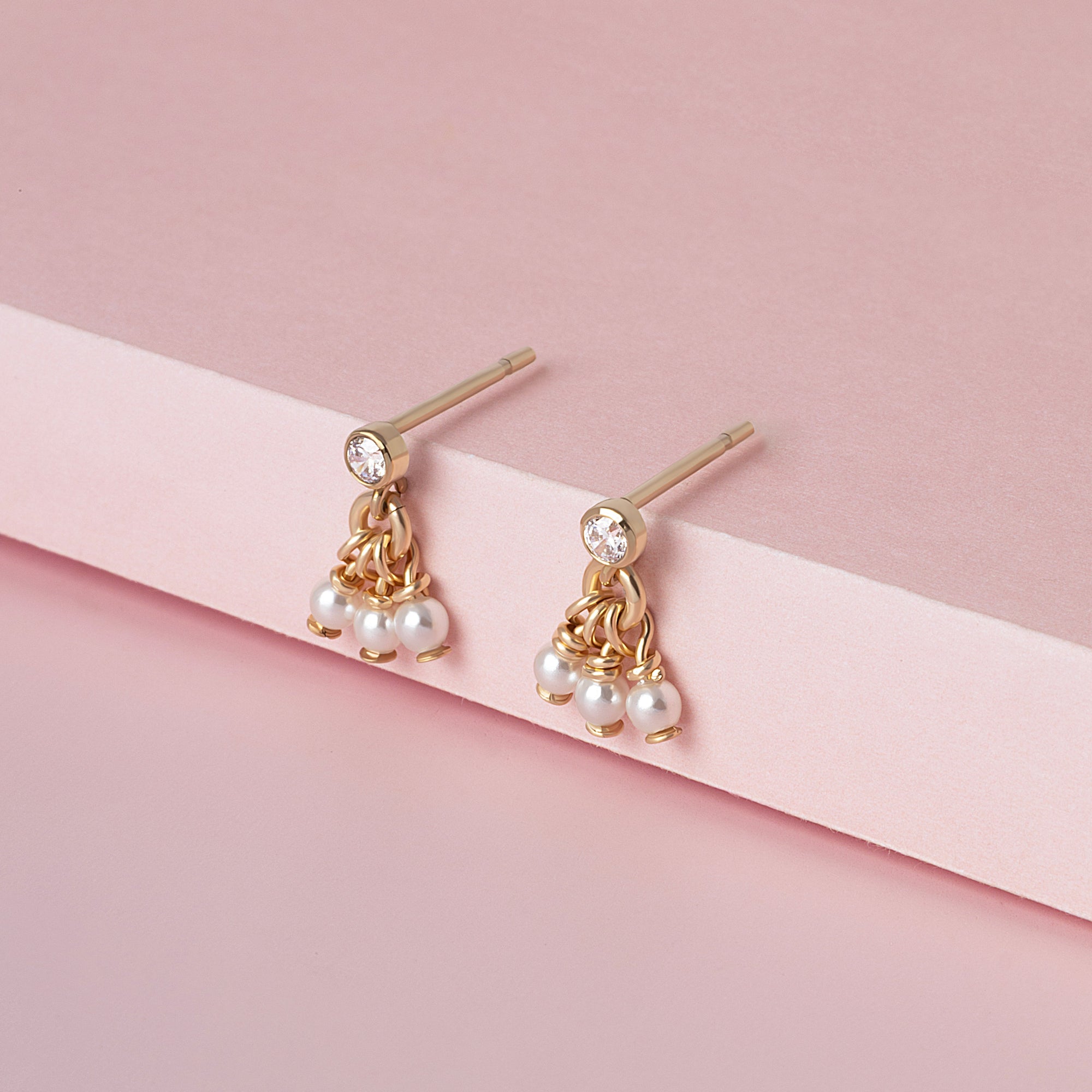 Tiny Pearls Stud Earrings