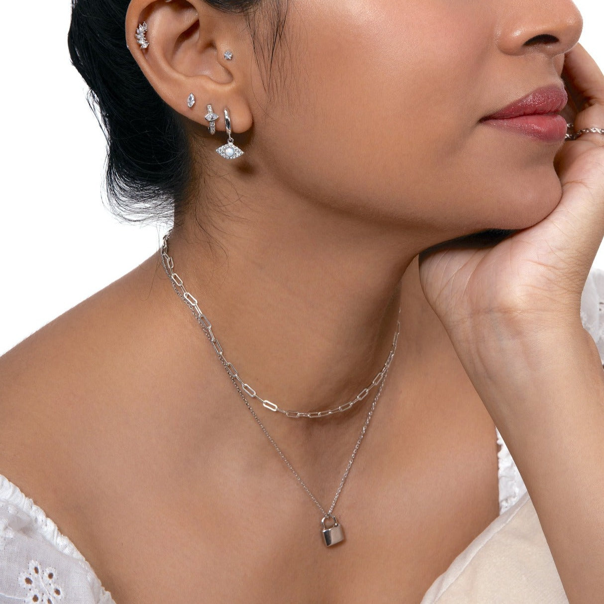 Naszyjnik choker z łańcuszkiem z spinaczy do papieru