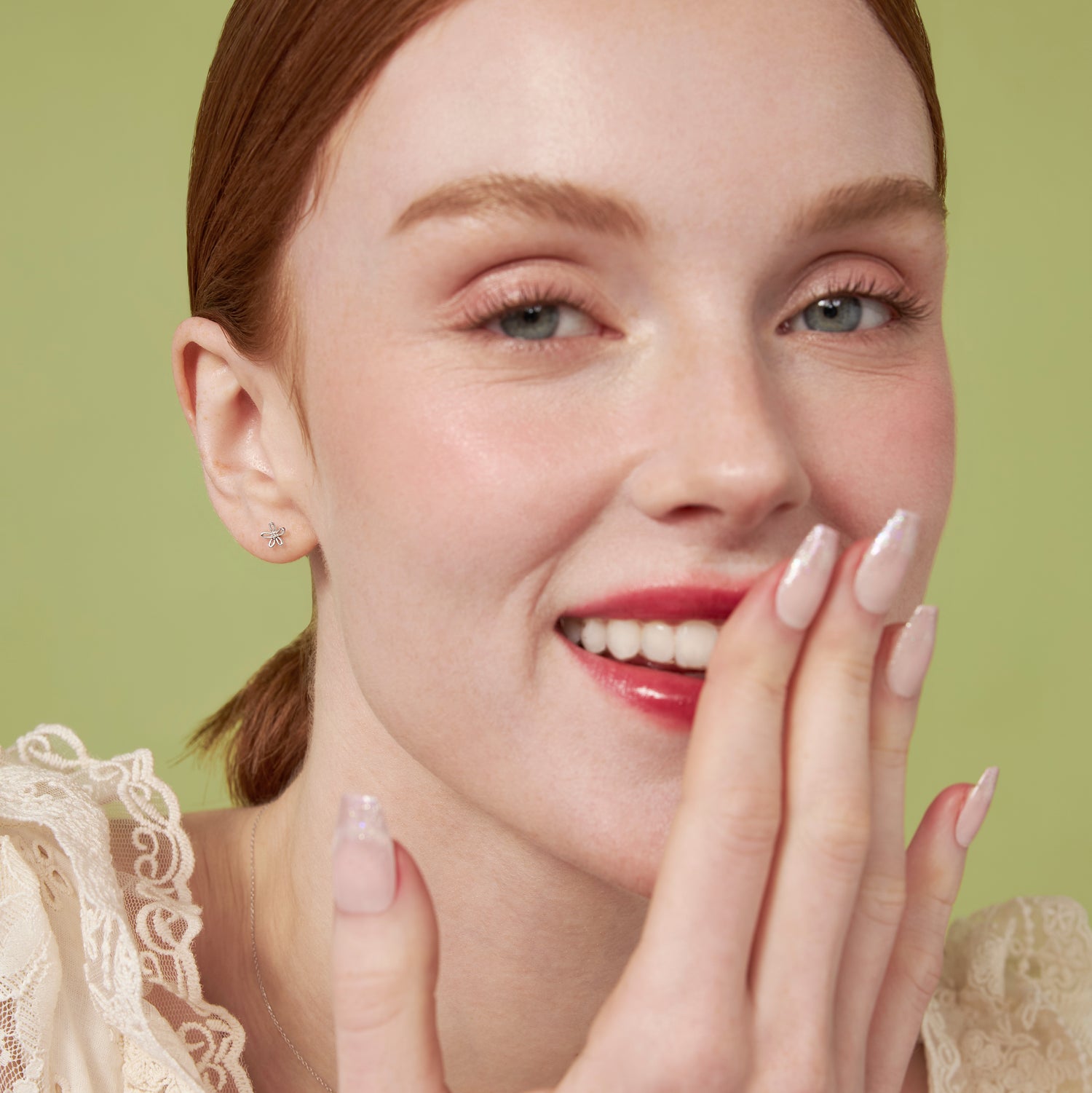 Color:White Gold
Option:Single
Option:Pair