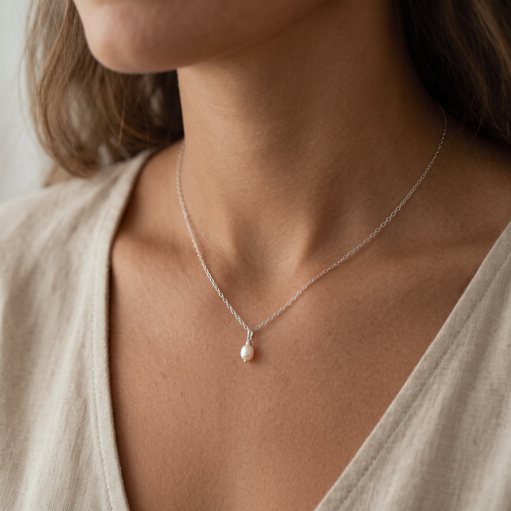 Minimal Water Pearl Necklace