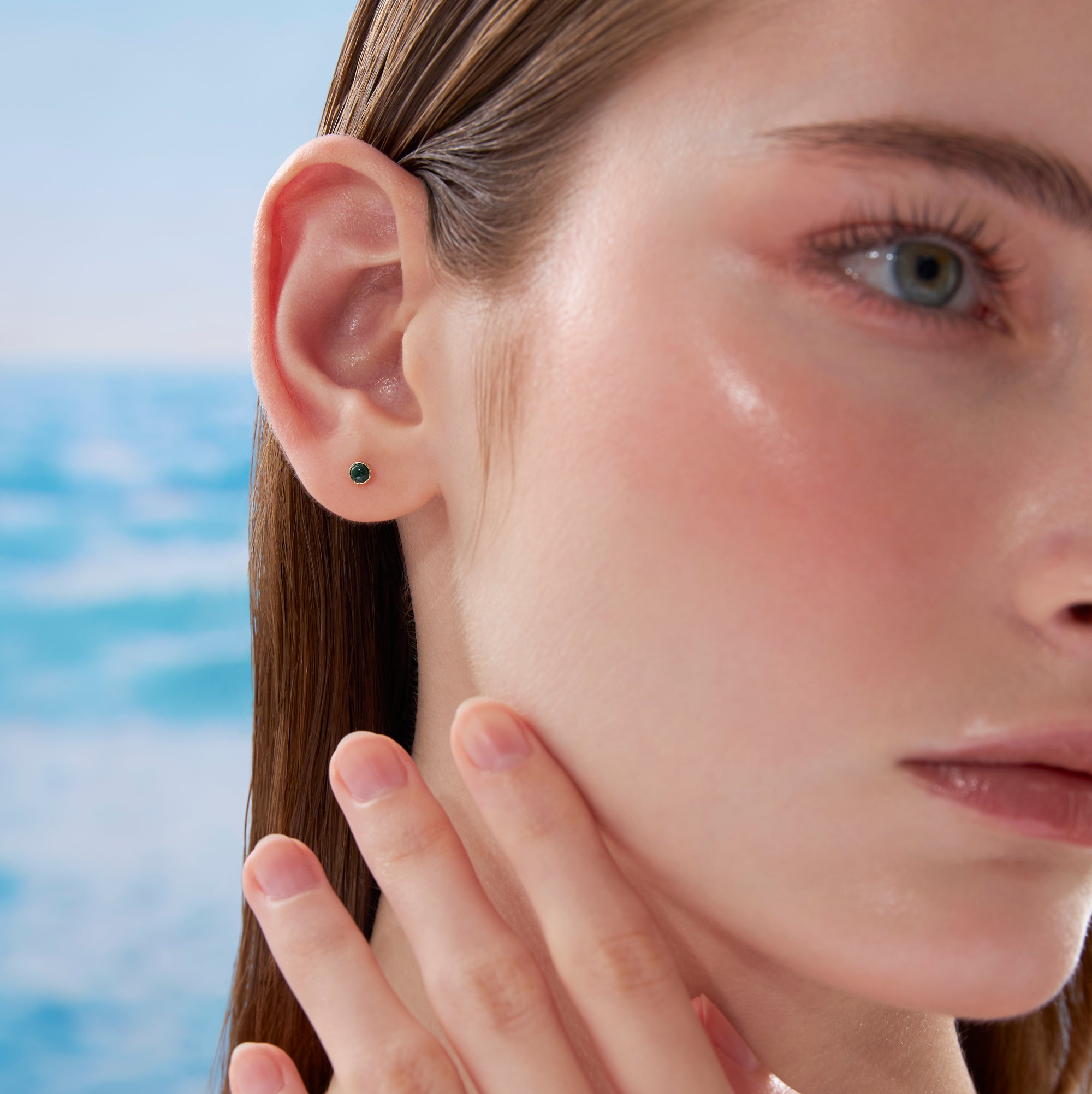 Color:Yellow Gold
Option:Single
Option:Pair