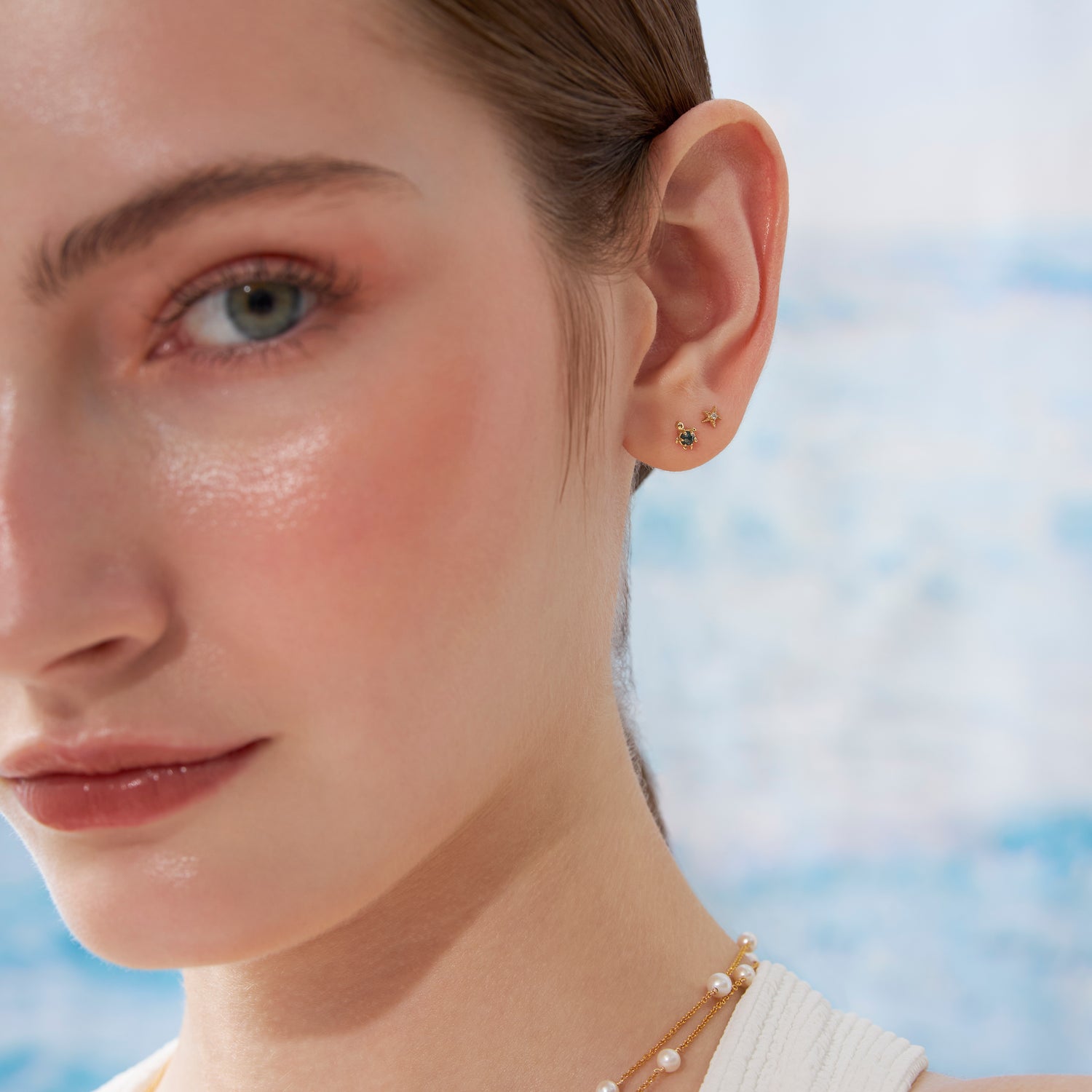 Color:Yellow Gold
Option:Single
Option:Pair