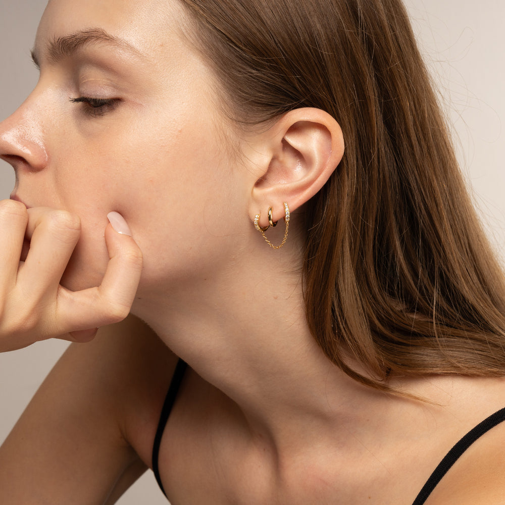 essentials-model-homepage_64902a29-318d-4d0d-aeb4-b28a554ccd83