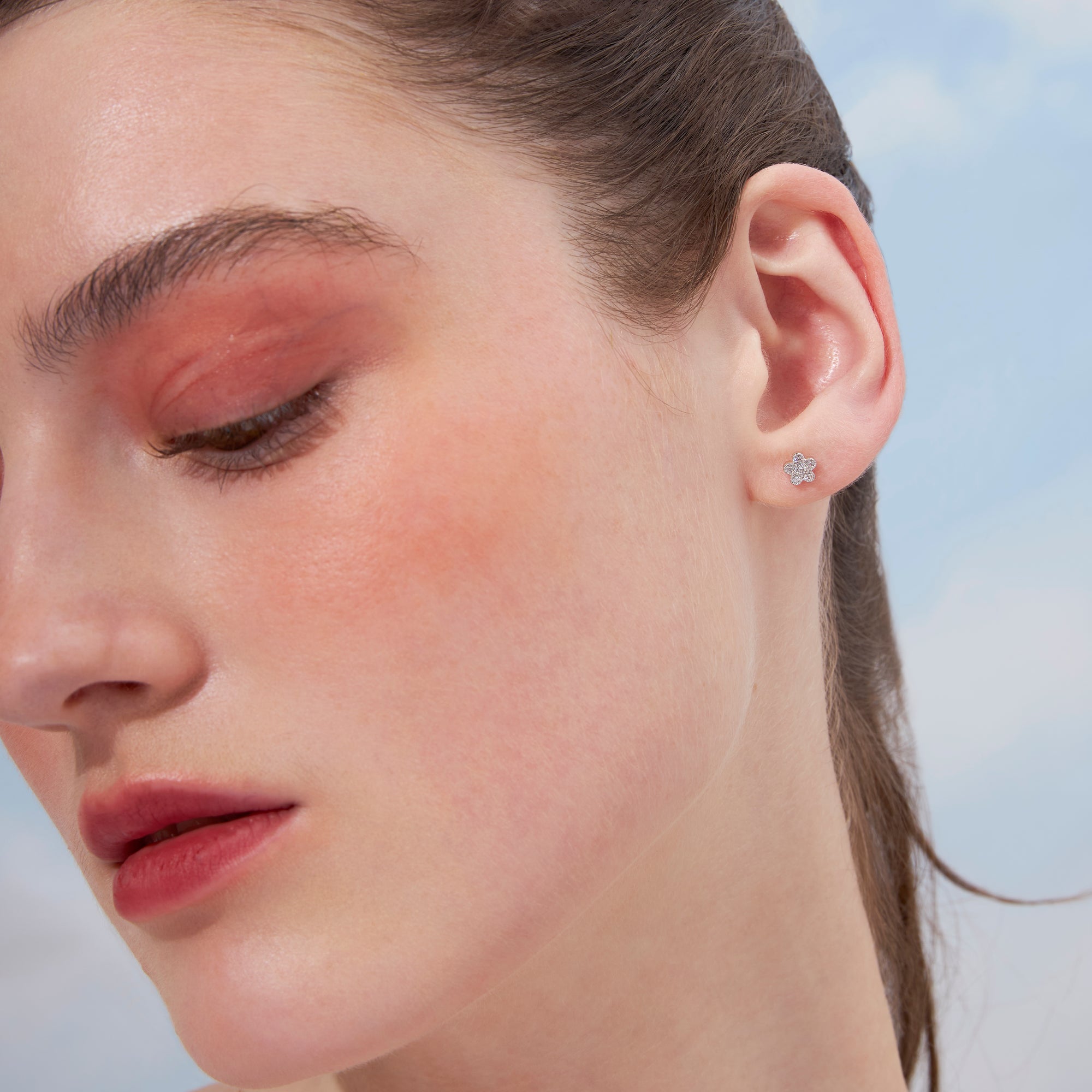 Color:White Gold
Post Length:6.5mm
Post Length:5mm
Post Length:8mm