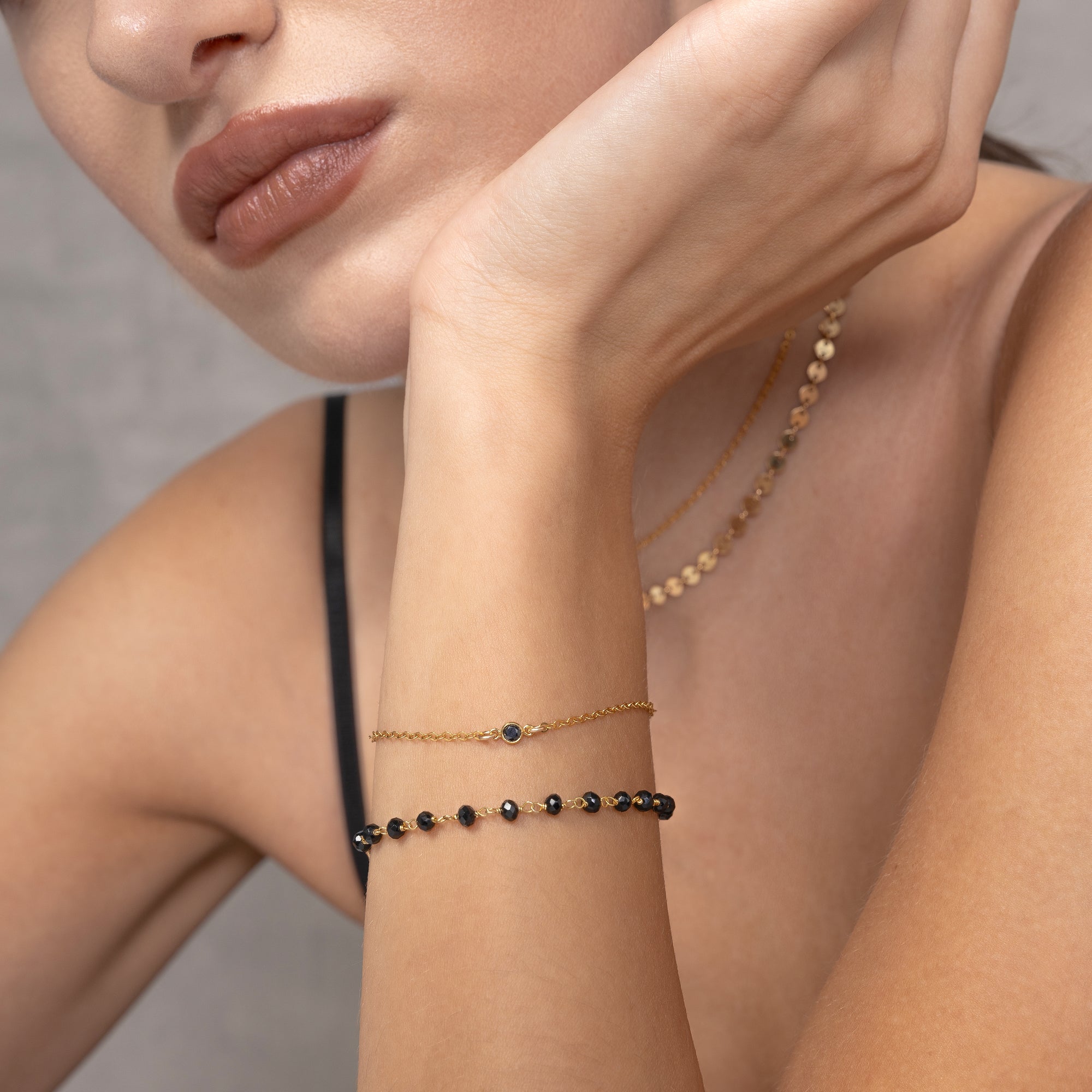 Gelang Bezel Hitam Berkilau