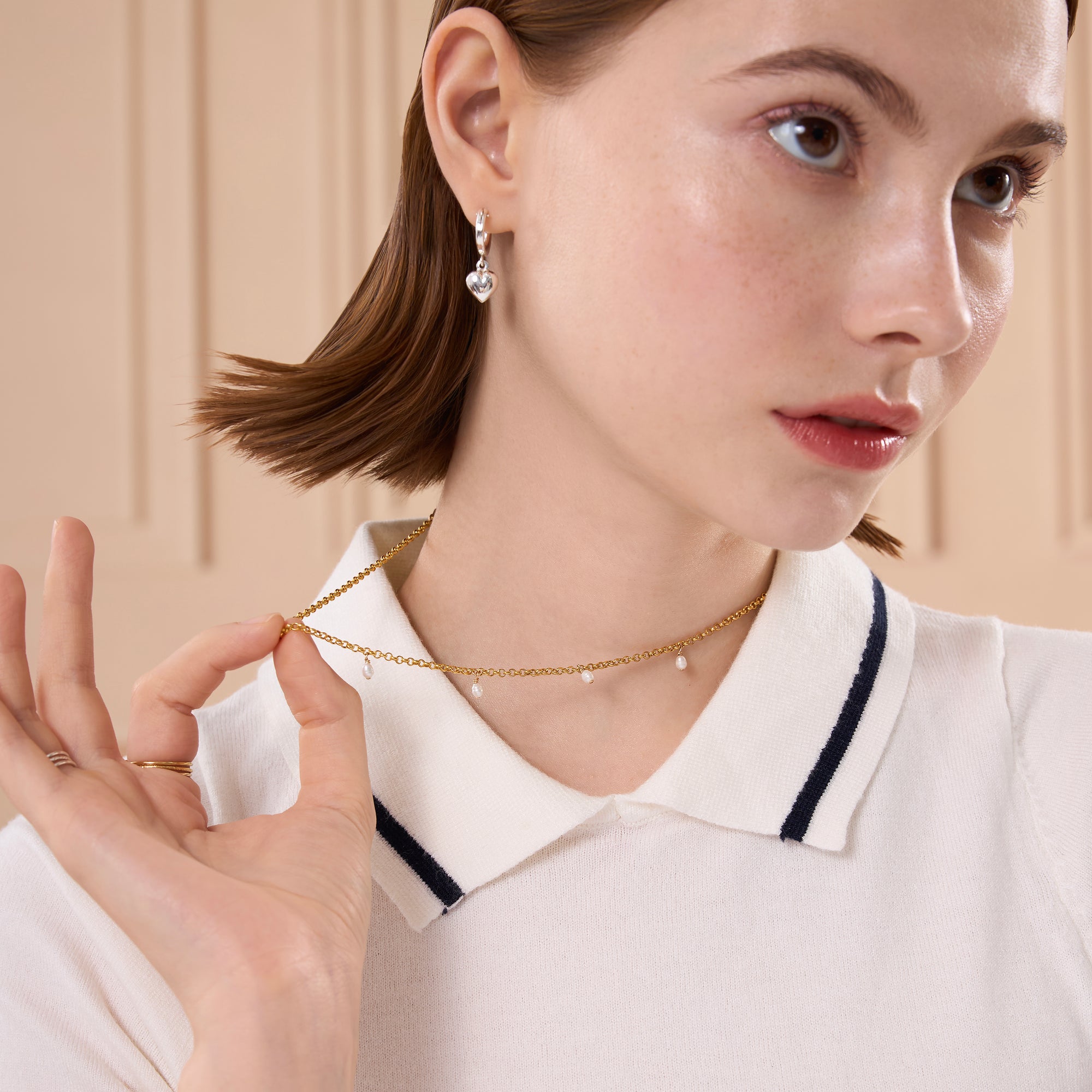 Color:Gold
Color:Silver