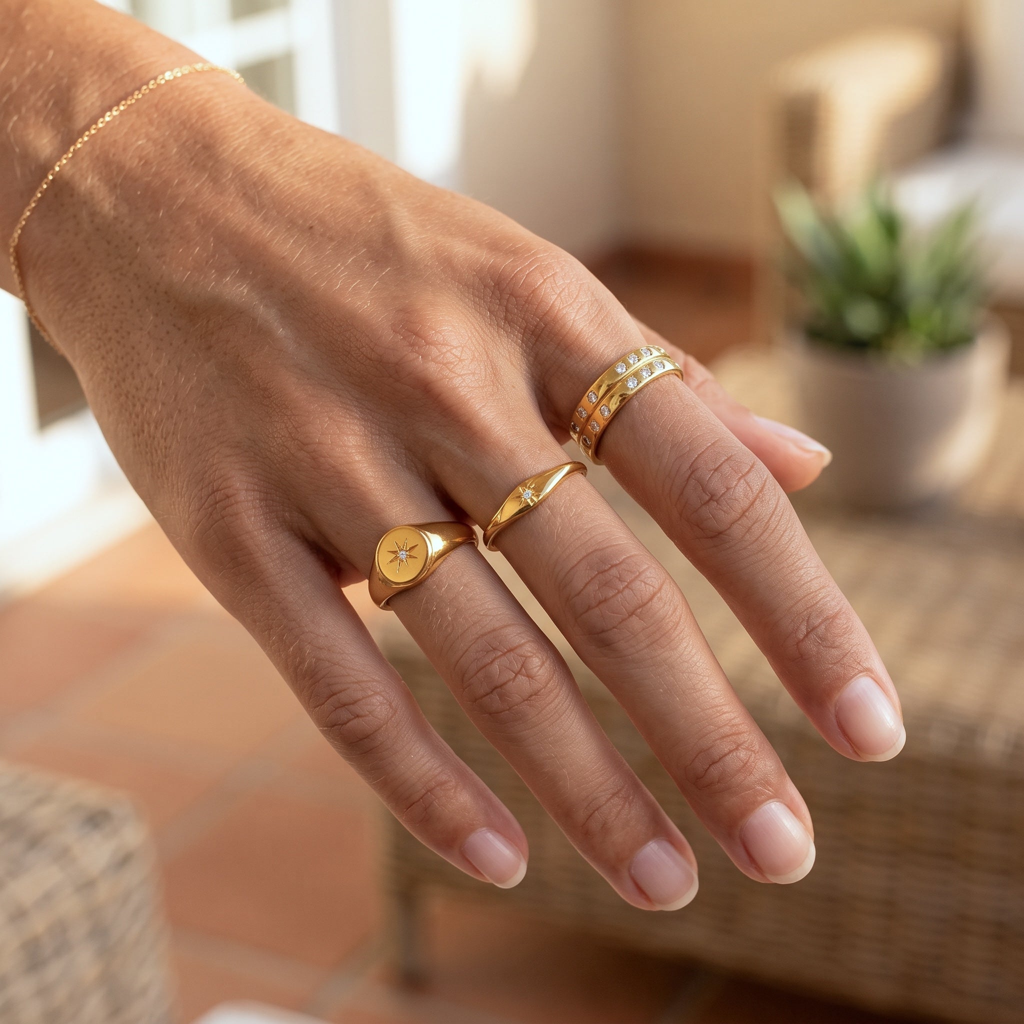 Star Signet Ring Gold – J&CO Jewellery