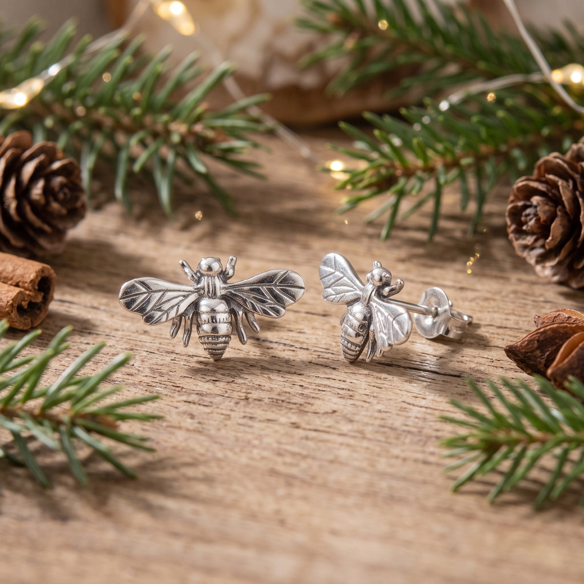 Luxe Bee Studイヤリング