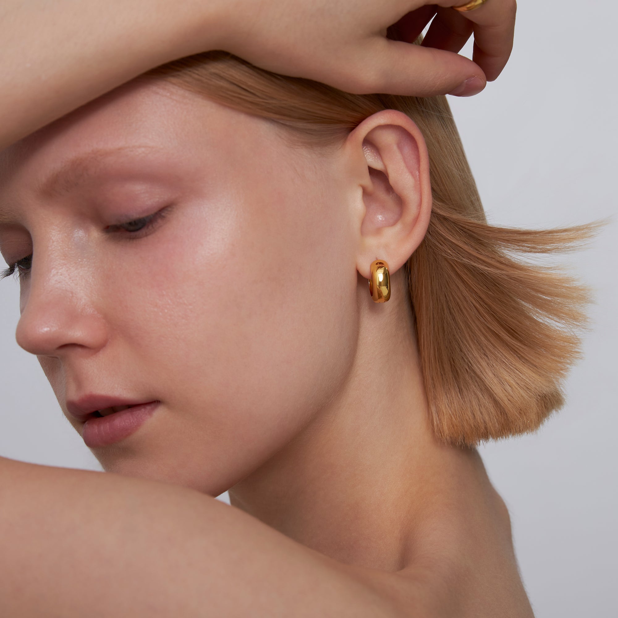Chunky Medium Huggie Hoop Earrings
