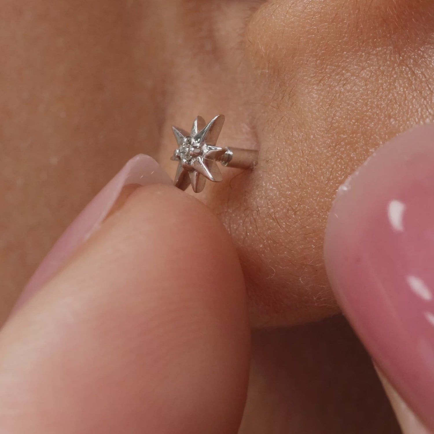 Color:White Gold
Option:Single
Option:Pair