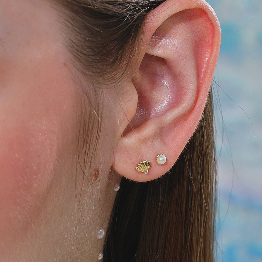 Color:Yellow Gold
Post Length:6.5mm
Post Length:5mm
Post Length:8mm