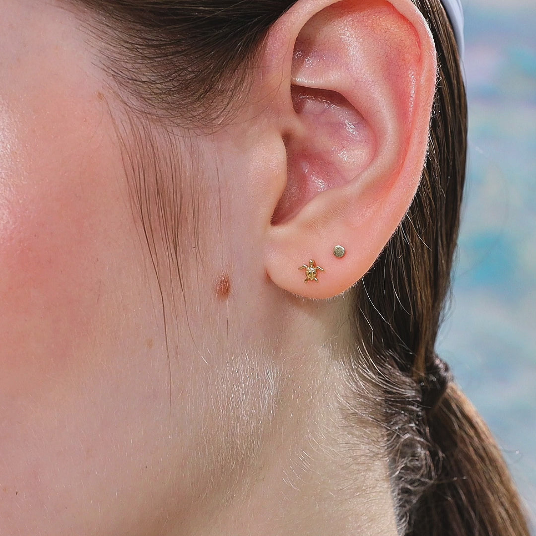 Color:Yellow Gold
Post Length:6.5mm
Post Length:5mm
Post Length:8mm