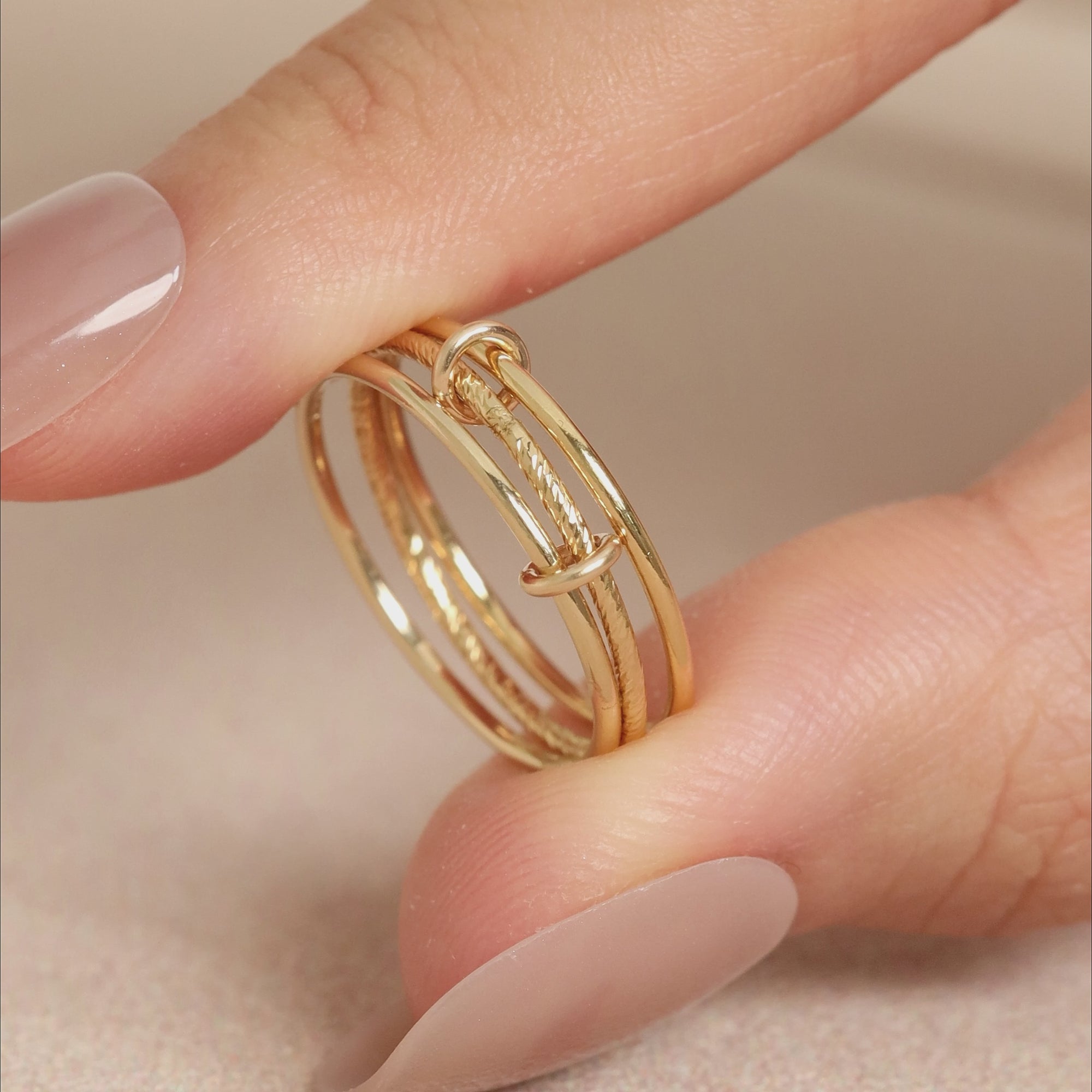 Color:Gold