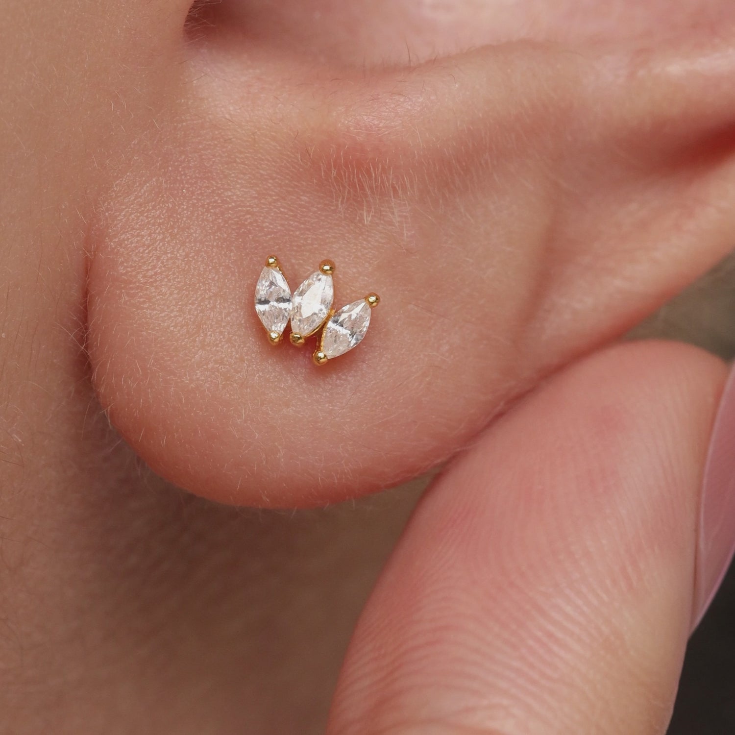 Color:Gold
Option:Single
Option:Pair