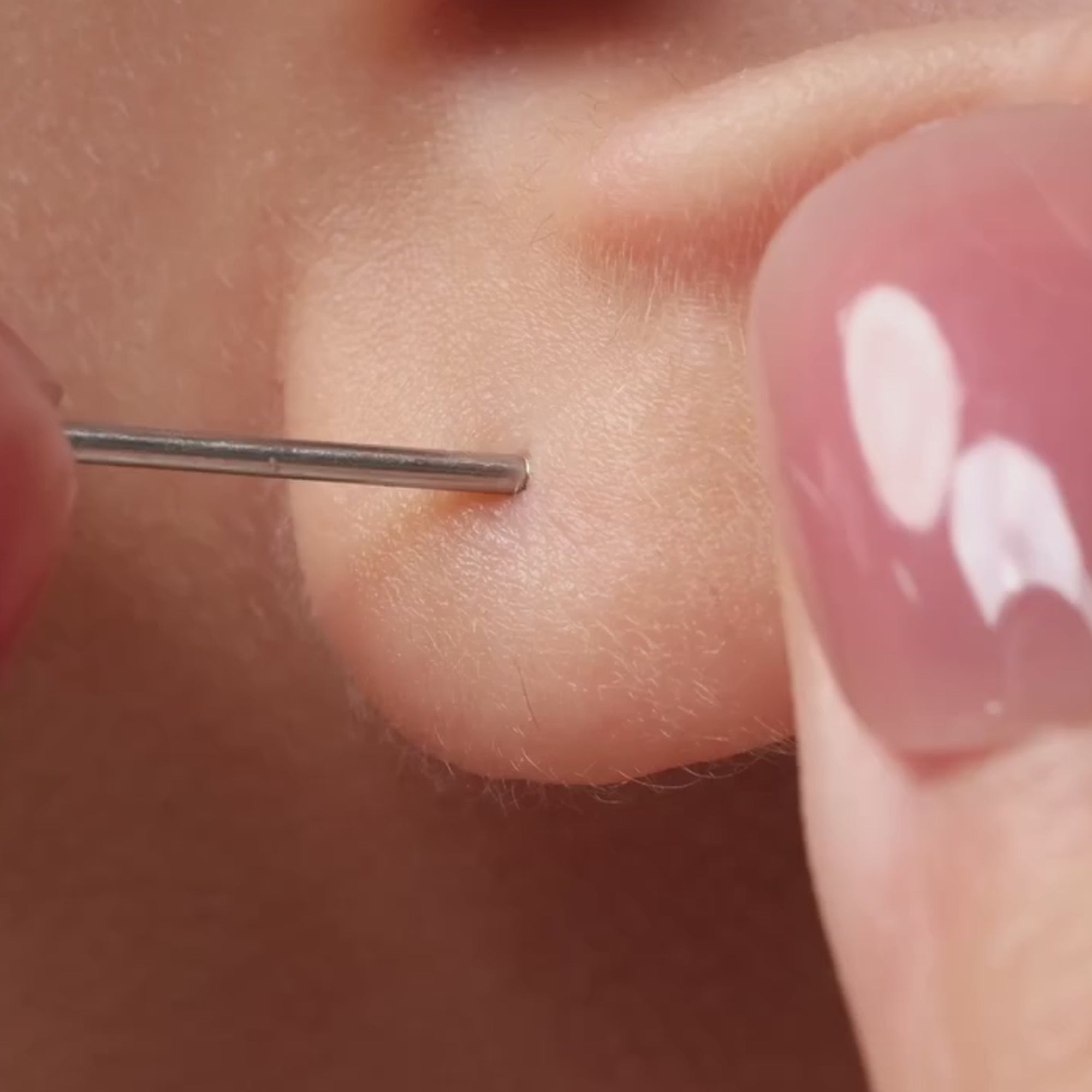 Color:White Gold
Option:Single
Option:Pair