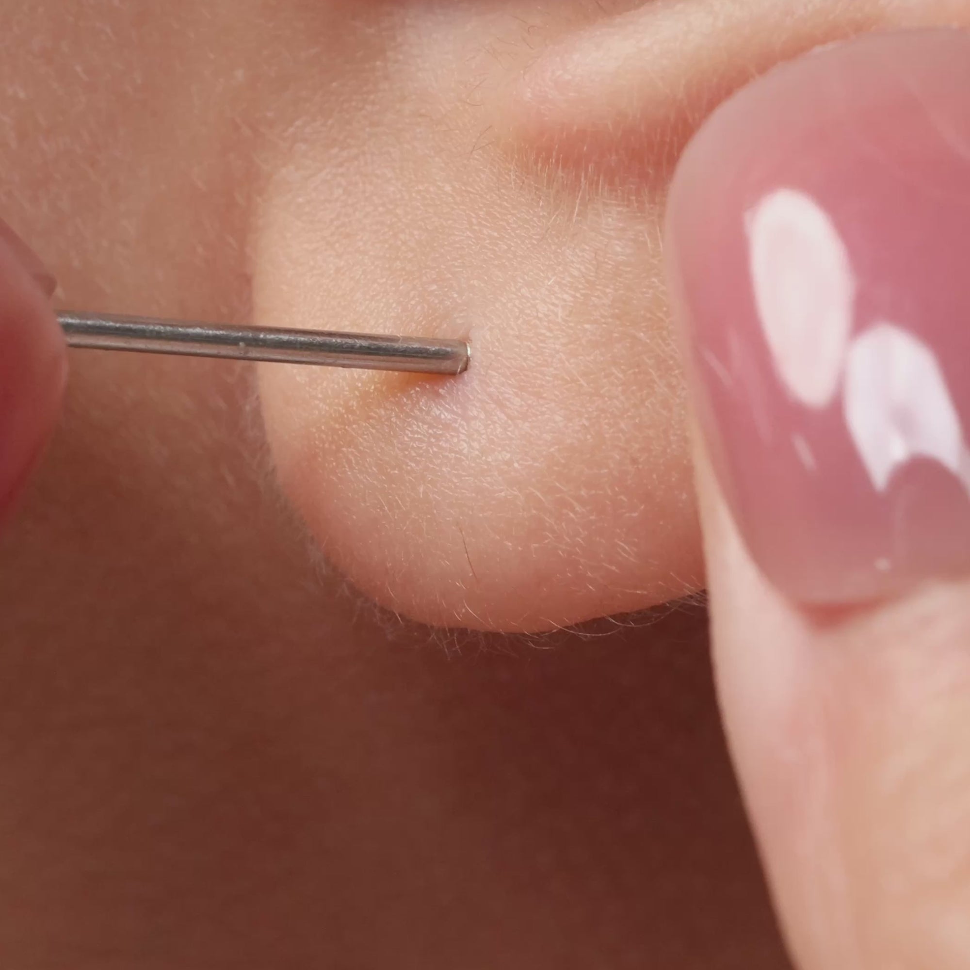 Color:White Gold
Option:Single
Option:Pair