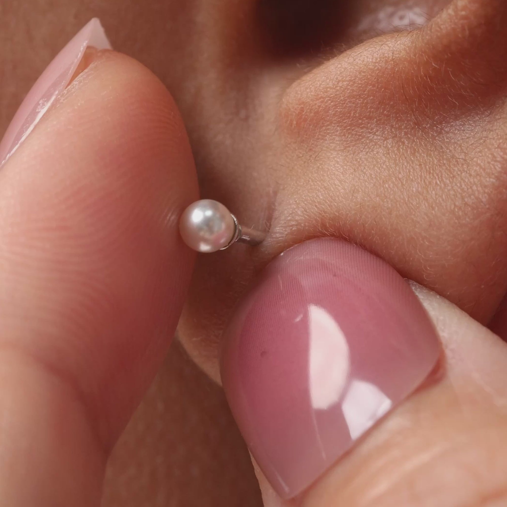 Color:White Gold
Option:Single
Option:Pair