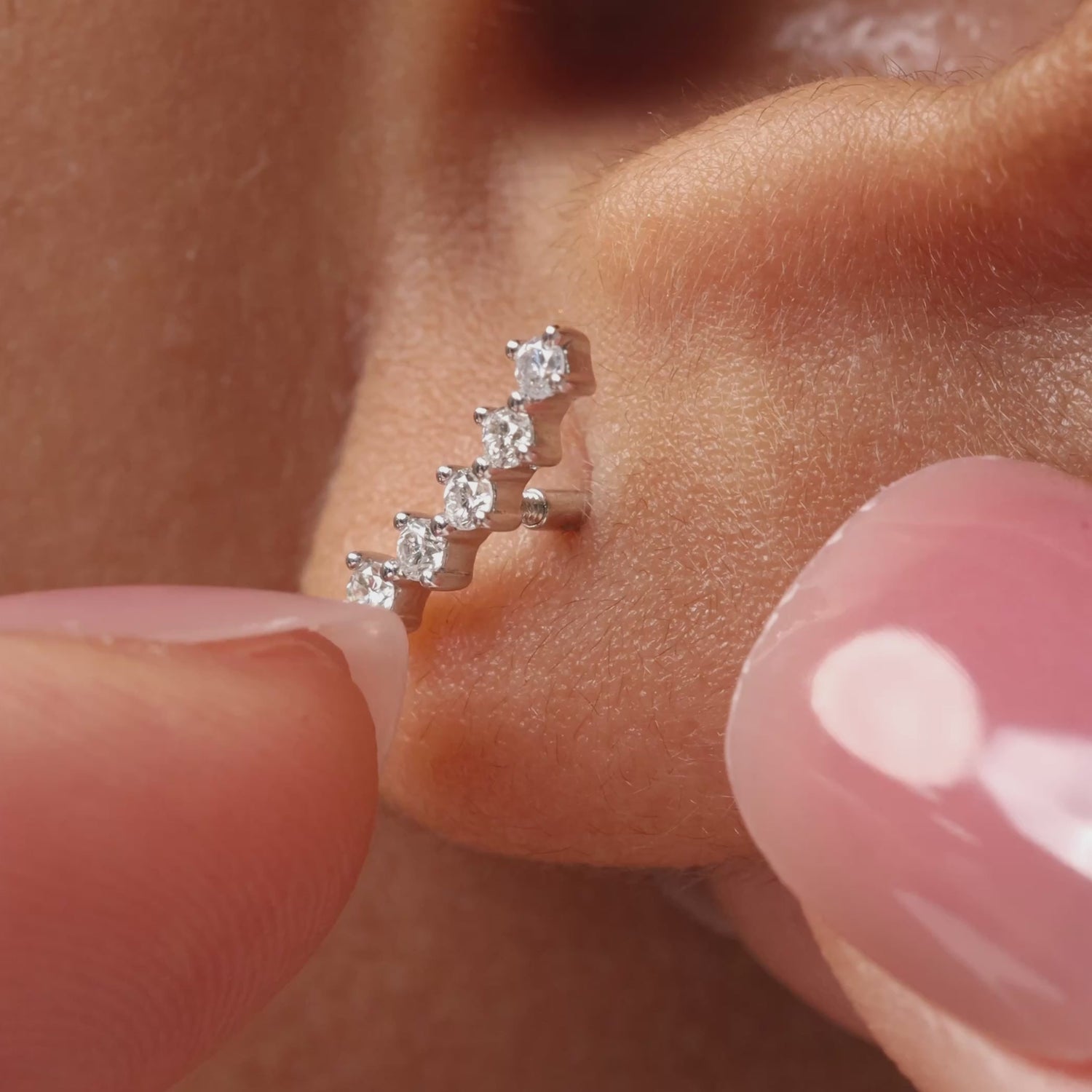 Color:White Gold
Option:Single
Option:Pair