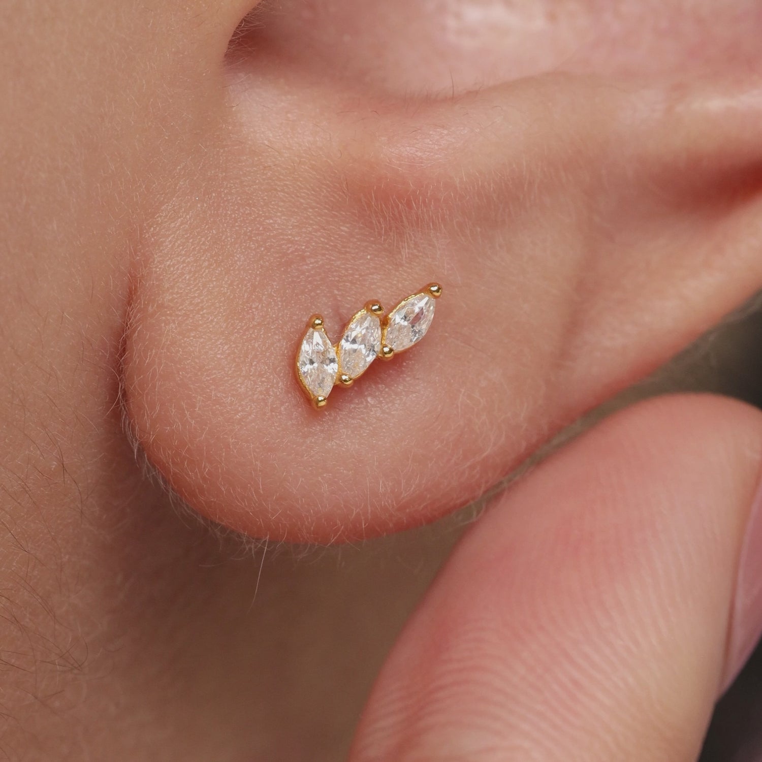 Color:Gold
Option:Single
Option:Pair