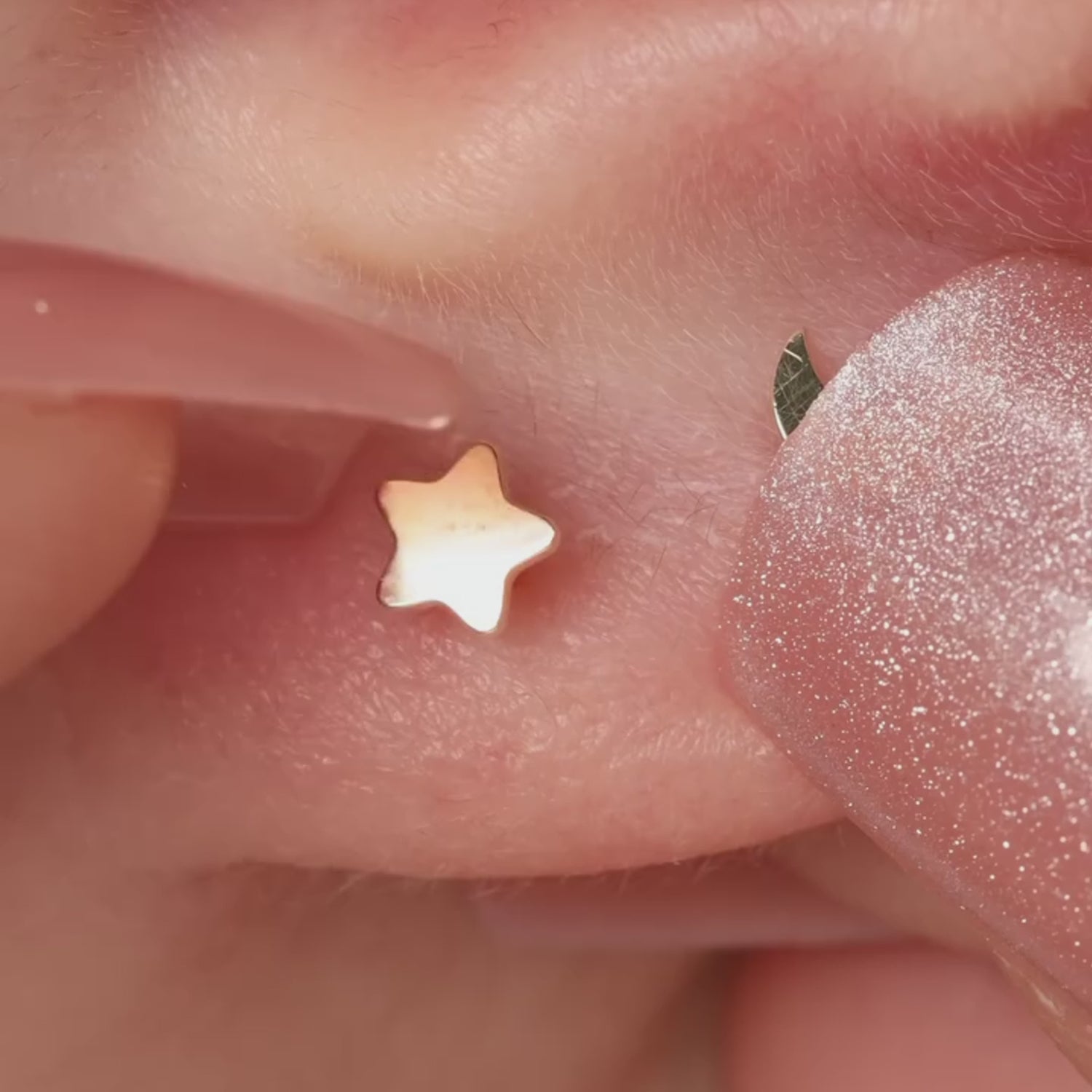 Color:Yellow Gold
Option:Single
Option:Pair