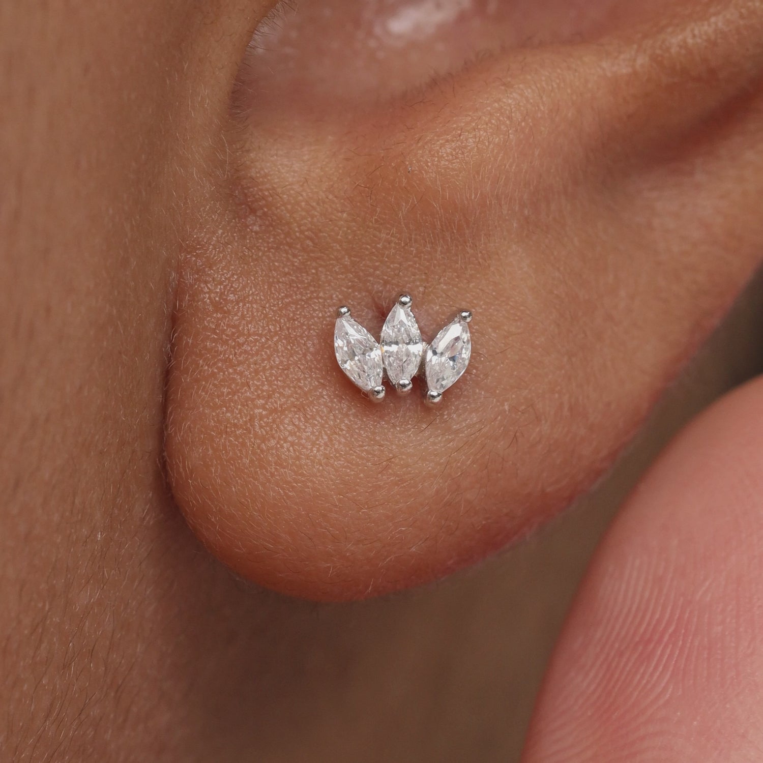 Color:Silver
Option:Single
Option:Pair