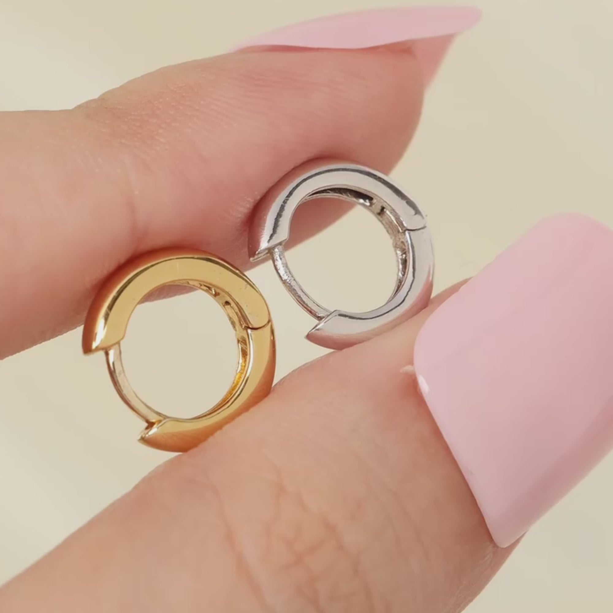 Color:Gold
Color:Silver