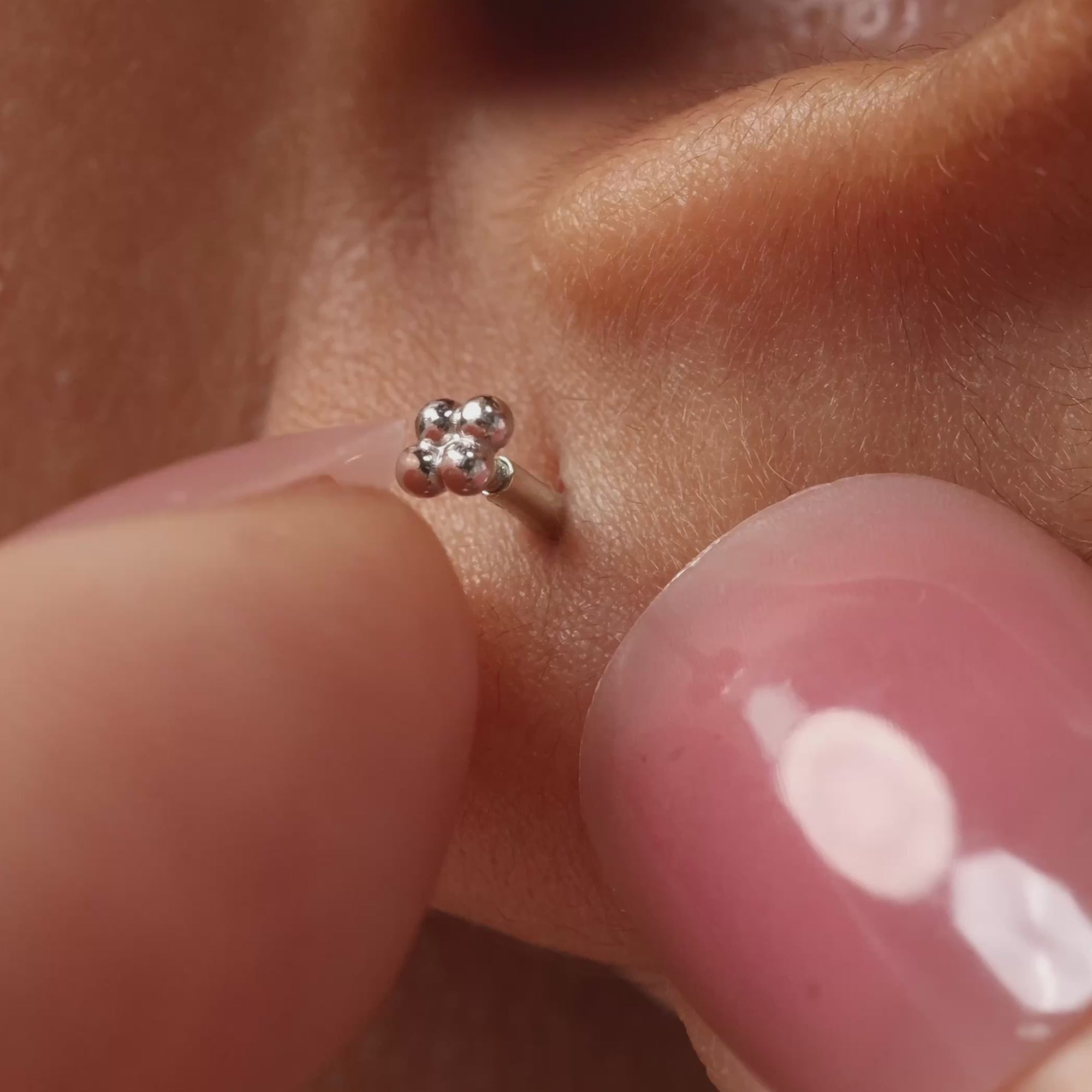 Color:White Gold
Post Length:6.5mm
Post Length:5mm
Post Length:8mm