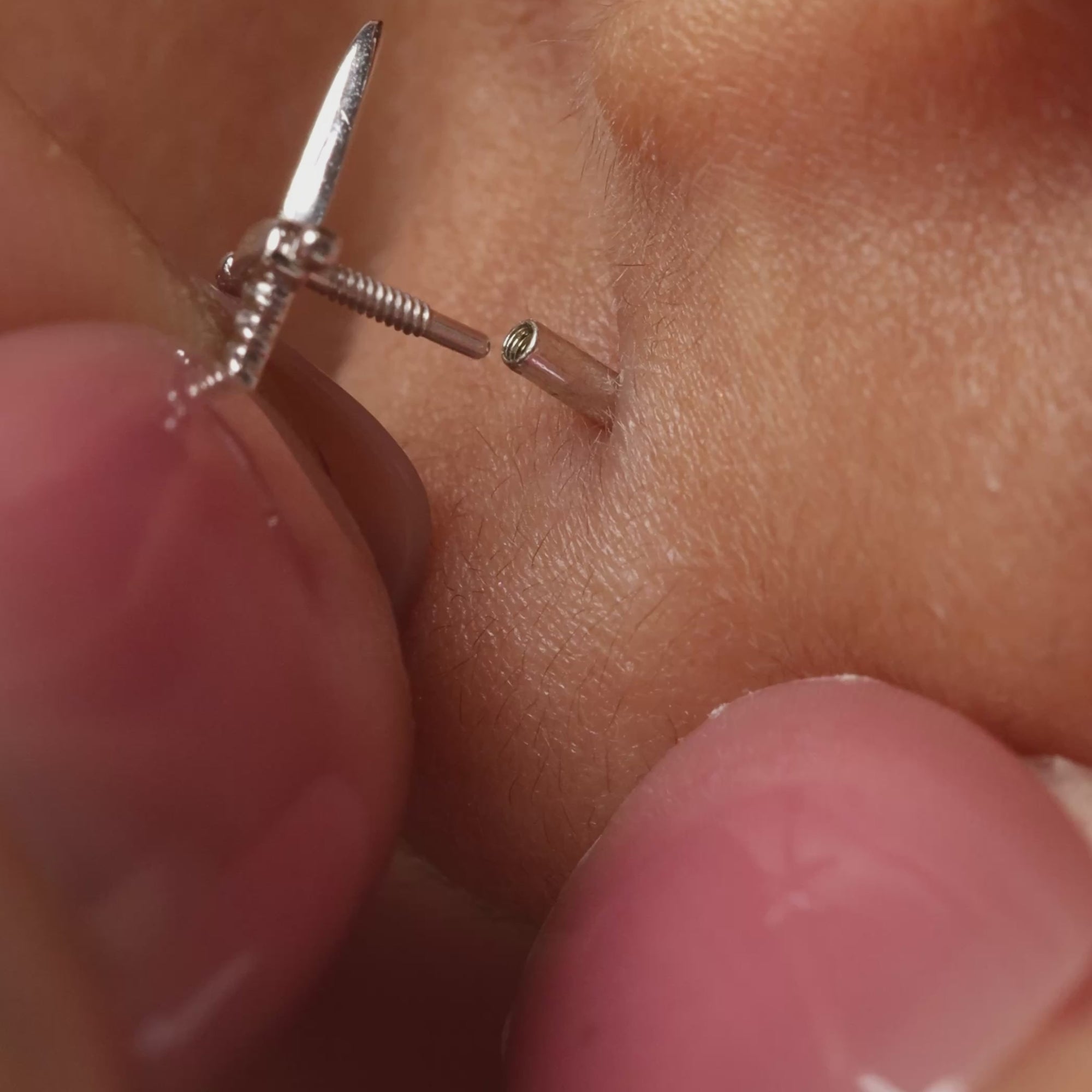 Color:White Gold
Option:Single
Option:Pair