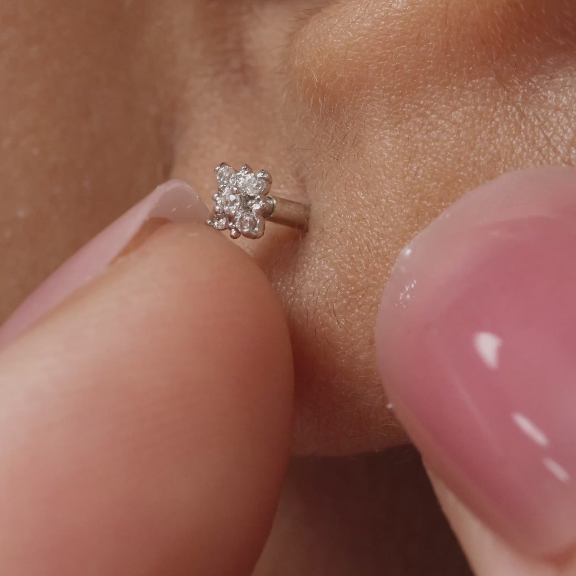 Color:White Gold
Option:Single
Option:Pair