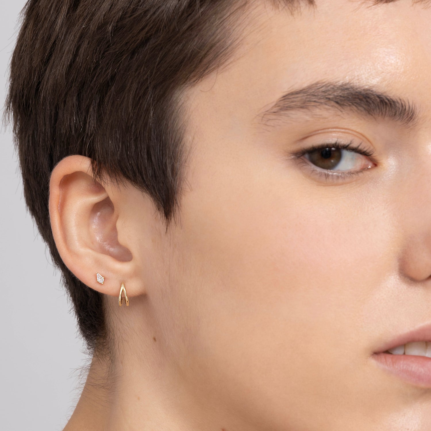 Color:Yellow Gold
Option:Single
Option:Pair