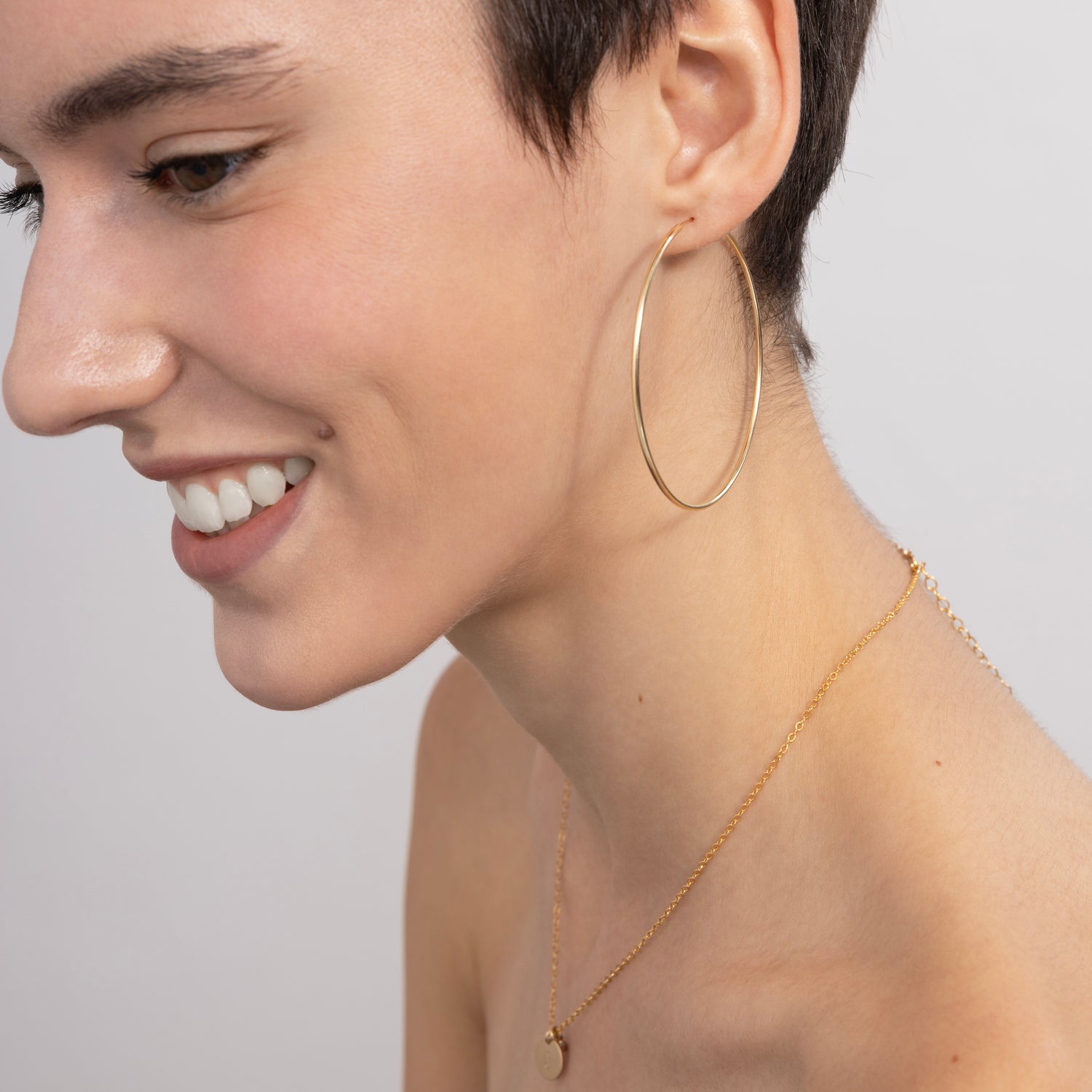 Anting Hoop Besar Tanpa Akhir Emas Padat 14K 60mm